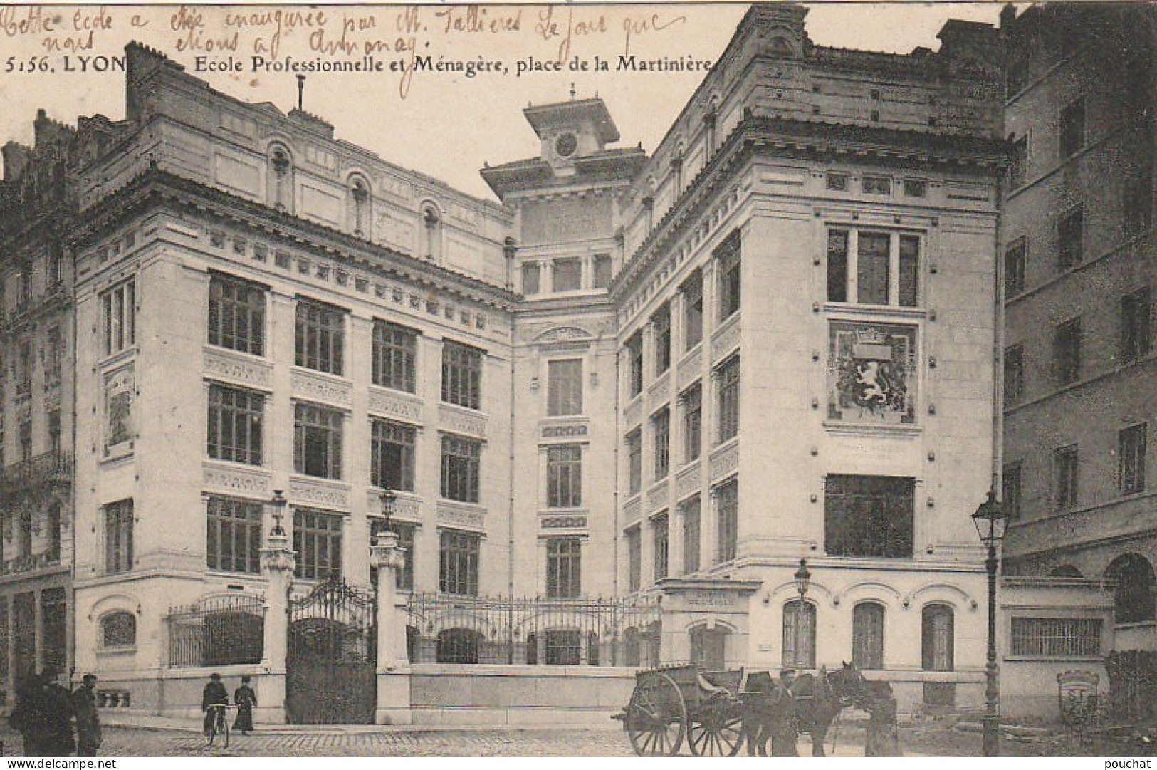 IN 9 - (69)  LYON - ECOLE PROFESSIONNELLE ET MENAGERE , PLACE DE LA MARTINIERE - CARRIOLE A CHEVAL -  2 SCANS - Lyon 1