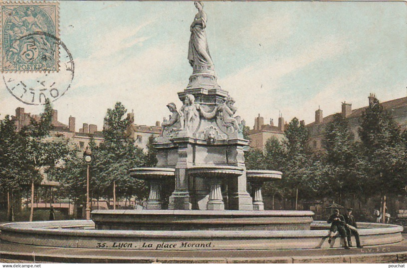 IN 9 - (69)  LYON - LA PLACE MORAND - FONTAINE - CARTE COLORISEE  - 2 SCANS  - Lyon 6