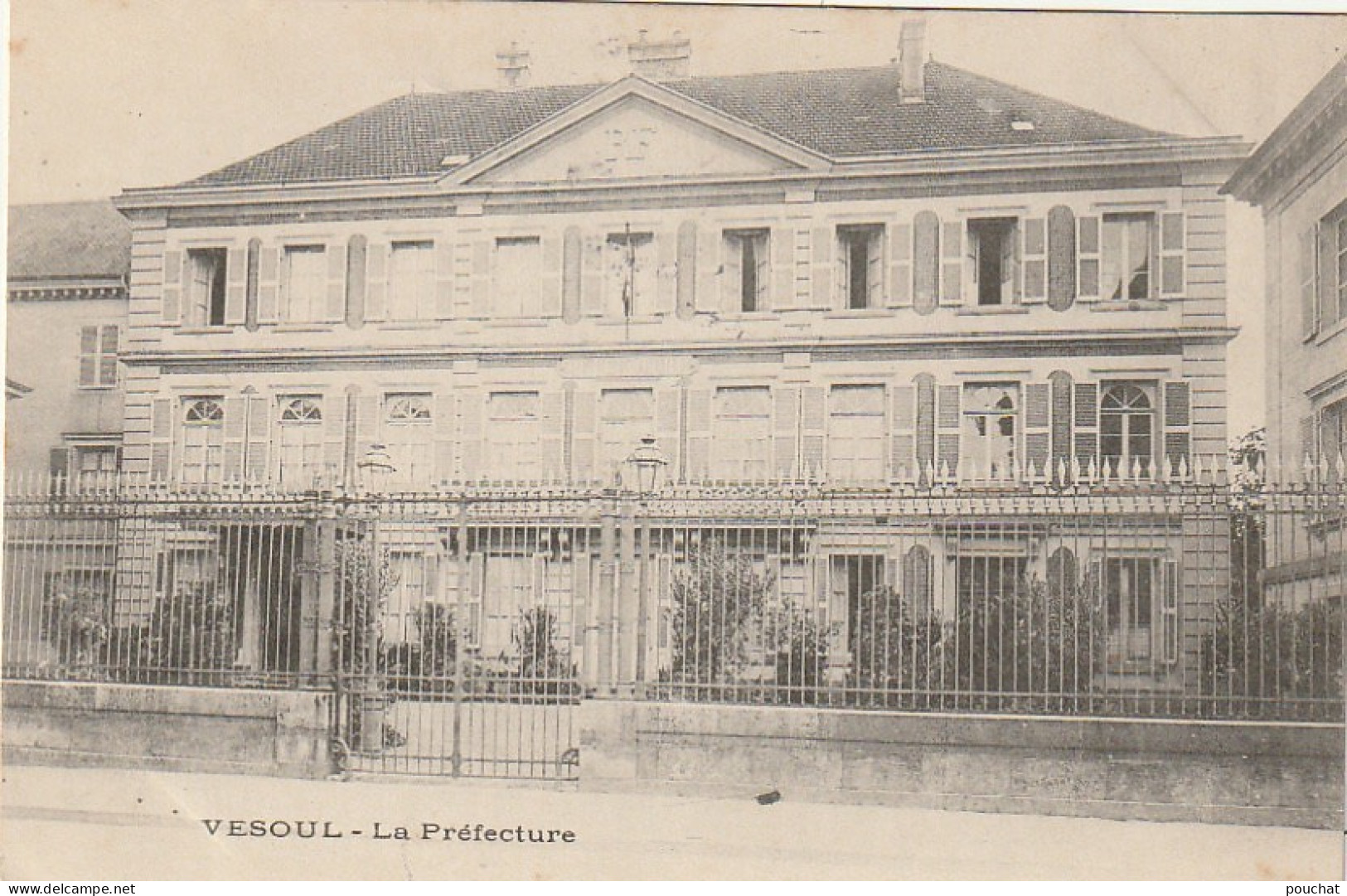 IN 10 - (70)   VESOUL  -  LA PREFECTURE  -  2 SCANS - Vesoul