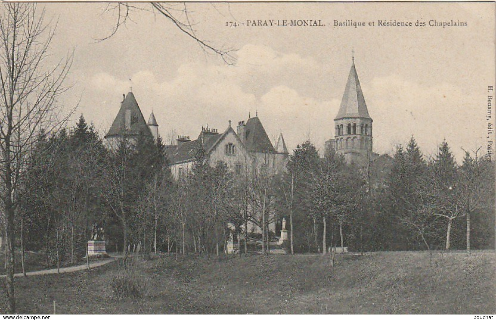 IN 13 - (71)  PARAY LE MONIAL  -BASILIQUE ET RESIDENCE DES CHAPELAINS - 2 SCANS  - Paray Le Monial