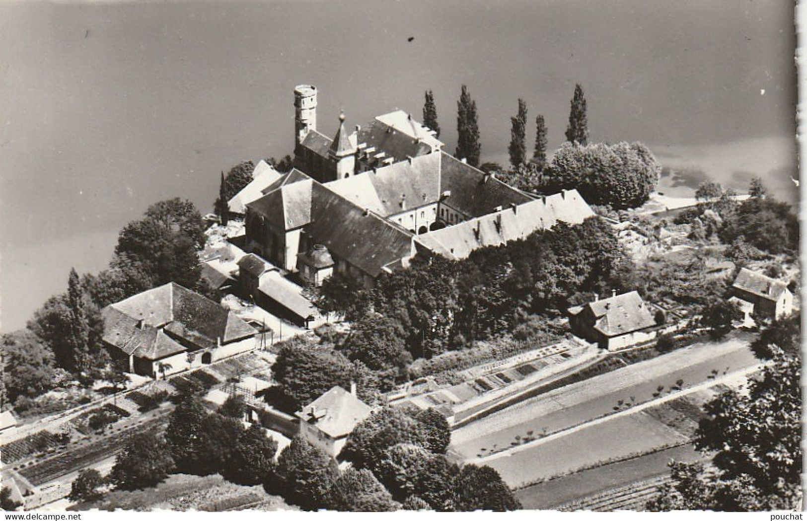 IN 17 - (73)    LAC DU BOURGET -  L'ABBAYE D' HAUTECOMBE -  VUE AERIENNE  - 2 SCANS - Le Bourget Du Lac