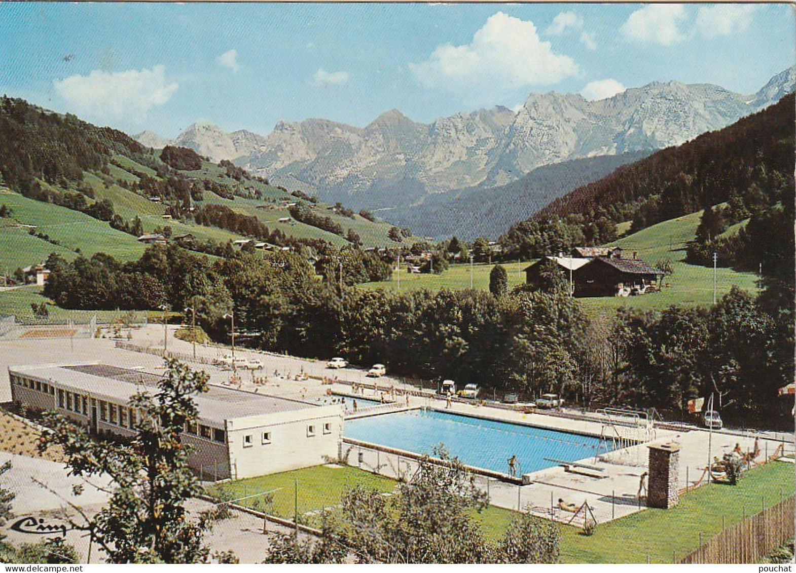 IN 20 - (74) LE GRAND BORNAND -  LA  PISCINE ET CHAINE DES ARAVIS - CARTE COULEURS  -  2 SCANS  - Andere & Zonder Classificatie