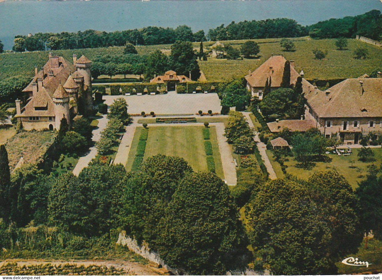 IN 20 - (74) THONON LES BAINS - LE CHATEAU DE RIPAILLE - VUE AERIENNE  - CARTE COULEURS -  2 SCANS  - Thonon-les-Bains