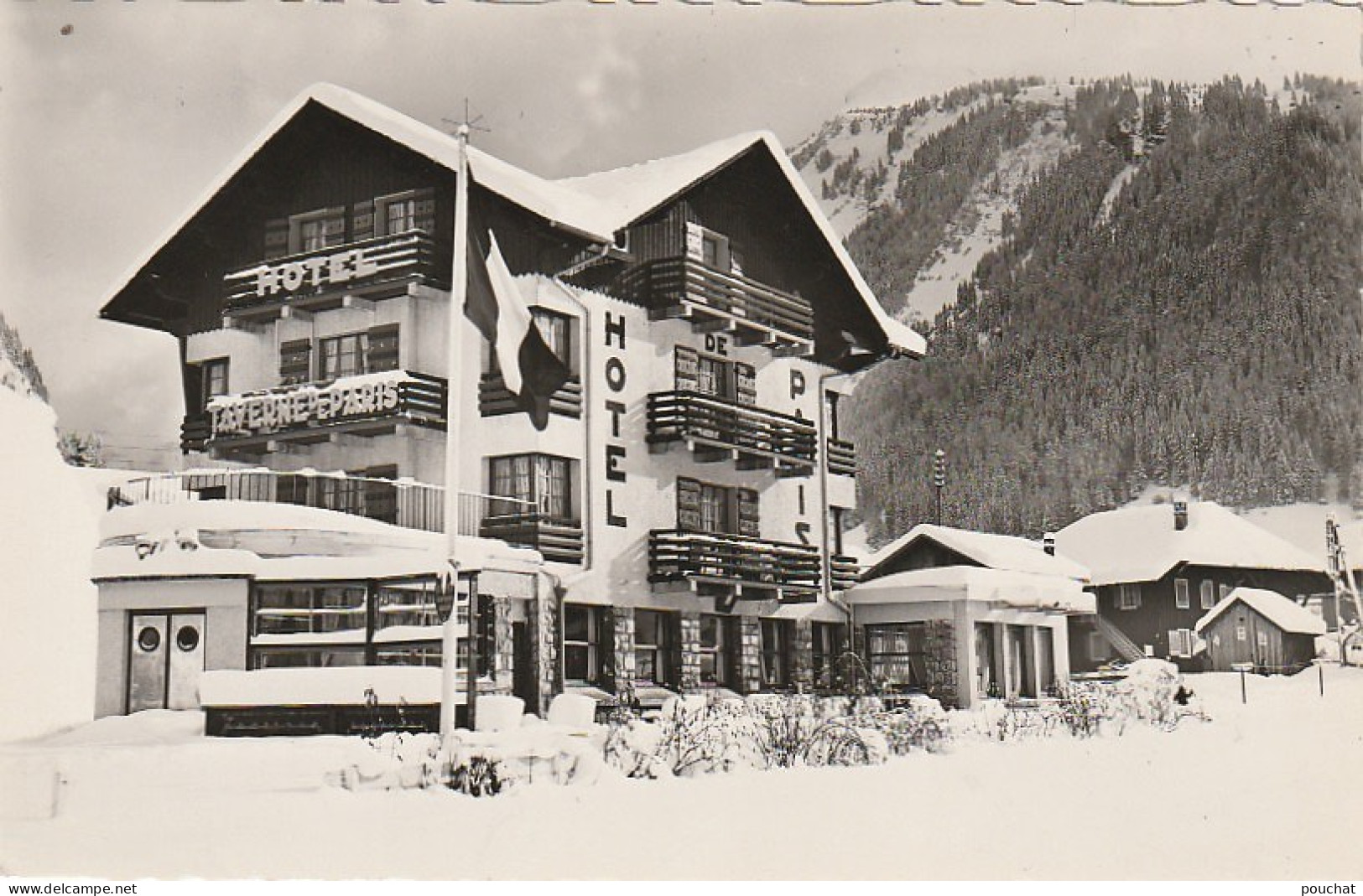 IN 21 - (74)  MORZINE - HOTEL ET TAVERNE DE PARIS - SOUS LA NEIGE  - 2 SCANS  - Morzine