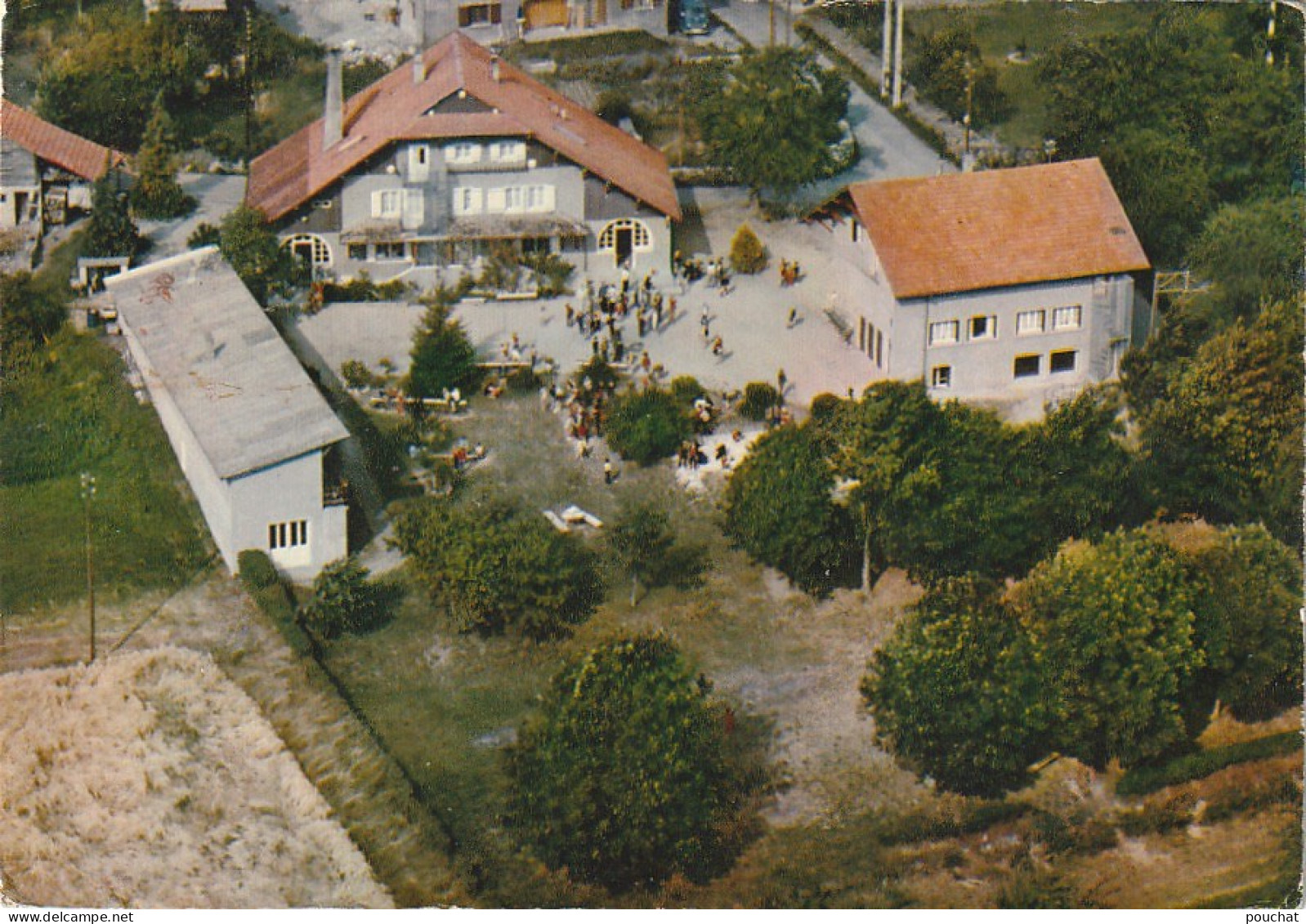 IN 24 -(74) " LE RAYON DE SOLEIL " - CENTRE DE VACANCES AMOL - LUCINGES -VUE AERIENNE - CARTE COULEURS -  2 SCANS - Autres & Non Classés