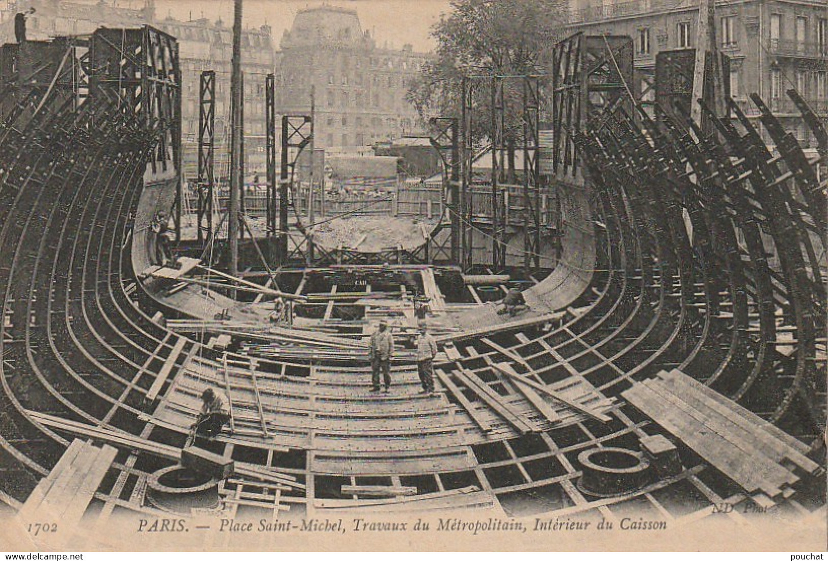 IN 26 -(75) PARIS - PLACE SAINT MICHEL , TRAVAUX DU METROPOLITAIN , INTERIEUR DU CAISSON - OUVRIERS  - 2 SCANS - Pariser Métro, Bahnhöfe