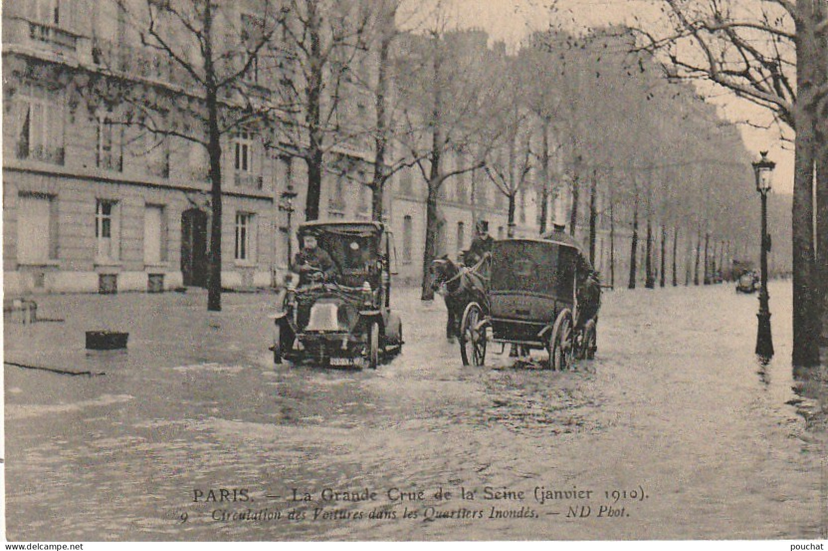 IN 27 -(75 PARIS 1910 - GRANDE CRUE DE LA SEINE - CIRCULATION DES VOITURES DANS LES QUARTIERS INONDES - CALECHE- 2 SCANS - Alluvioni Del 1910