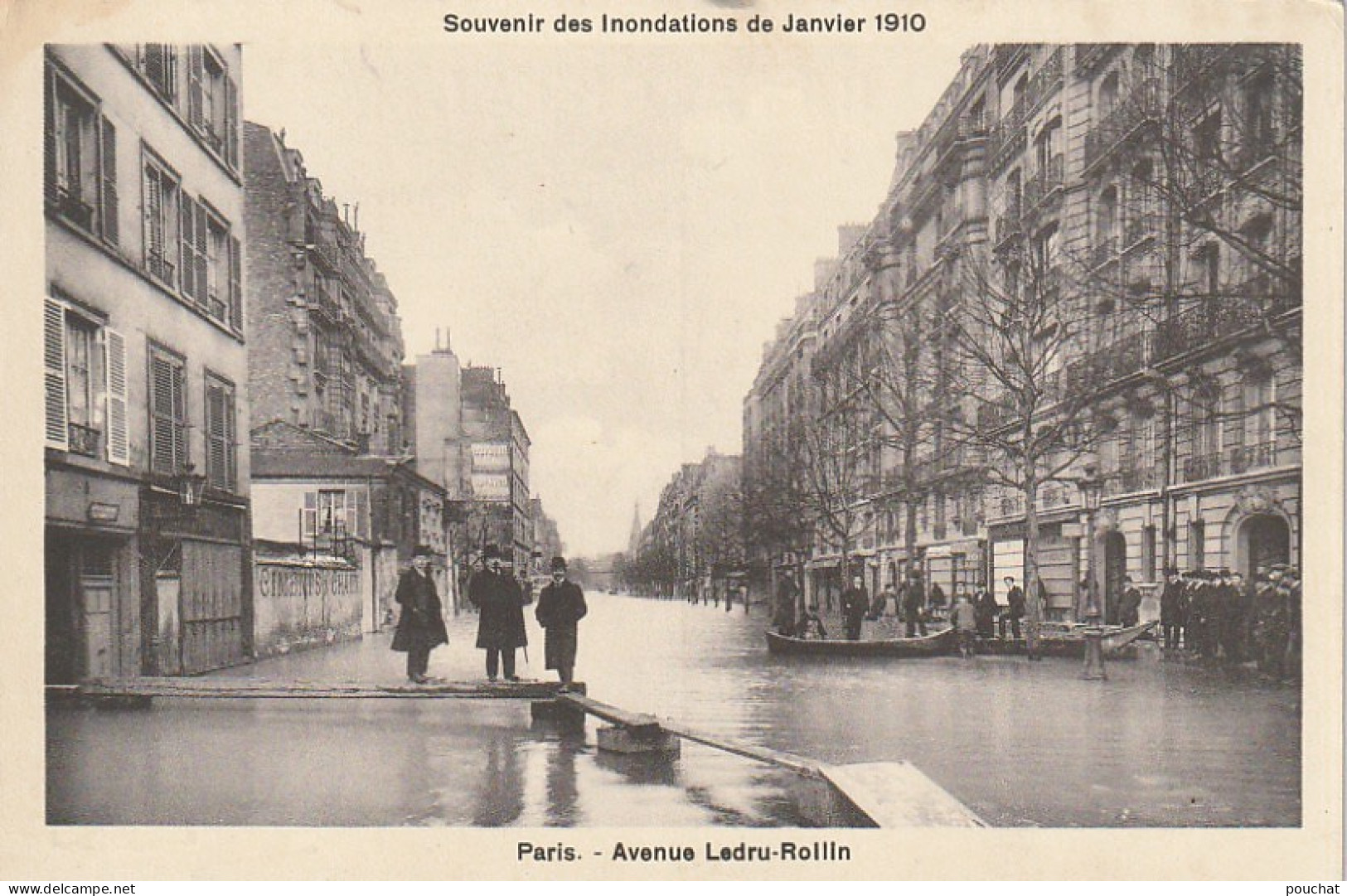 IN 27 -(75) SOUVENIR INONDATIONS 1910 - PARIS - AVENUE LEDRU ROLLIN - PASSERELLE , BARQUES - 2 SCANS  - Paris Flood, 1910