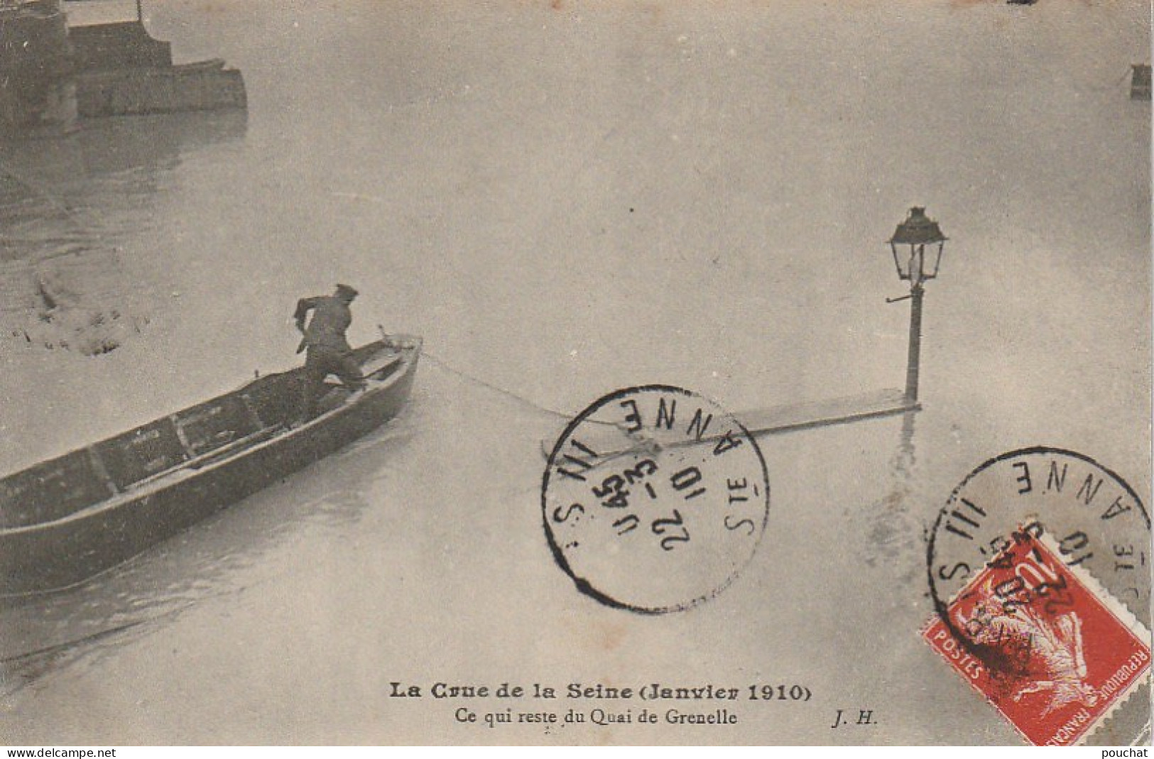 IN 28 -(75) CRUE DE LA SEINE - CE QUI RESTE DU QUAI DE GRENELLE - BARQUE ,  REVERBERE SOUS LES EAUX- 2 SCANS - Alluvioni Del 1910