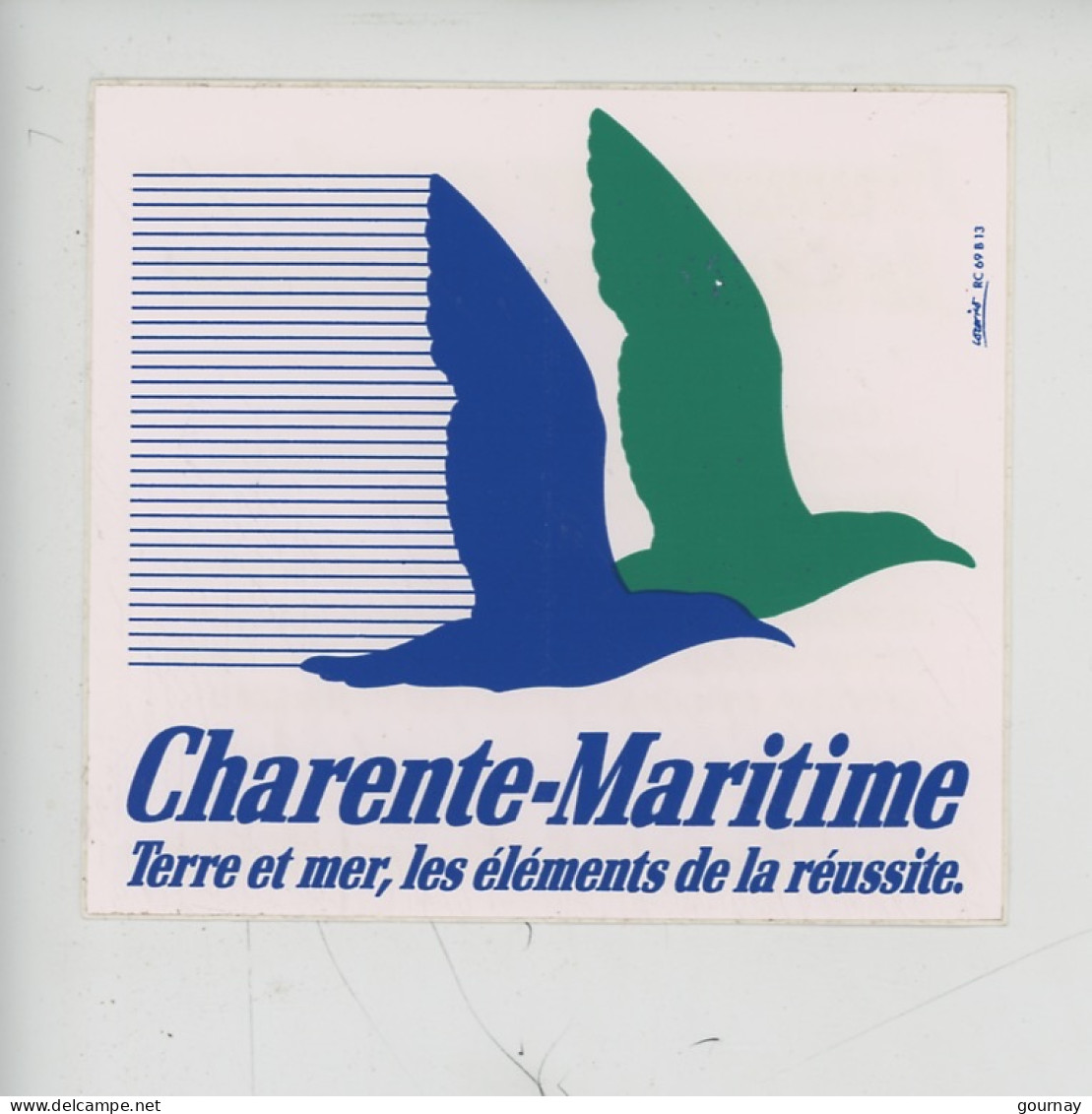 Charente Maritime : Terre Et Mer, Les éléments De La Réussite - Autocollant 11X10 Deux Mouettes Volent à L'unisson - Other & Unclassified