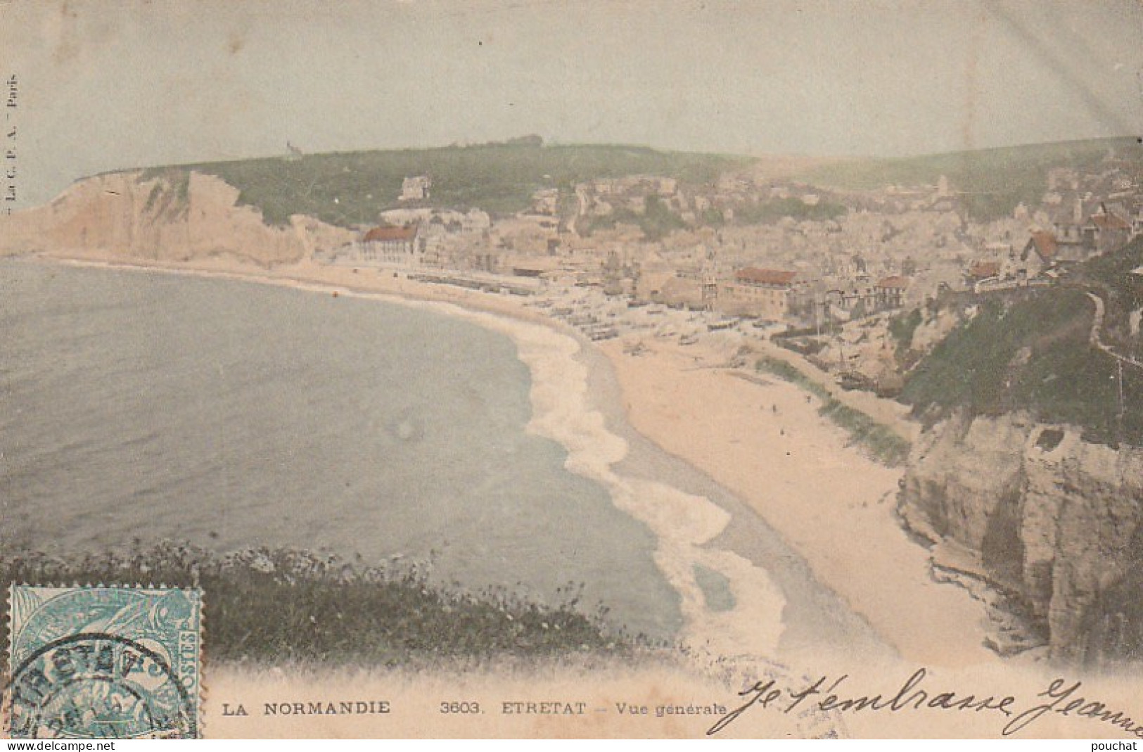 JA 7 -(76) ETRETAT - VUE GENERALE - LES FALAISES ET LA PLAGE  - CARTE COLORISEE - 2 SCANS  - Etretat