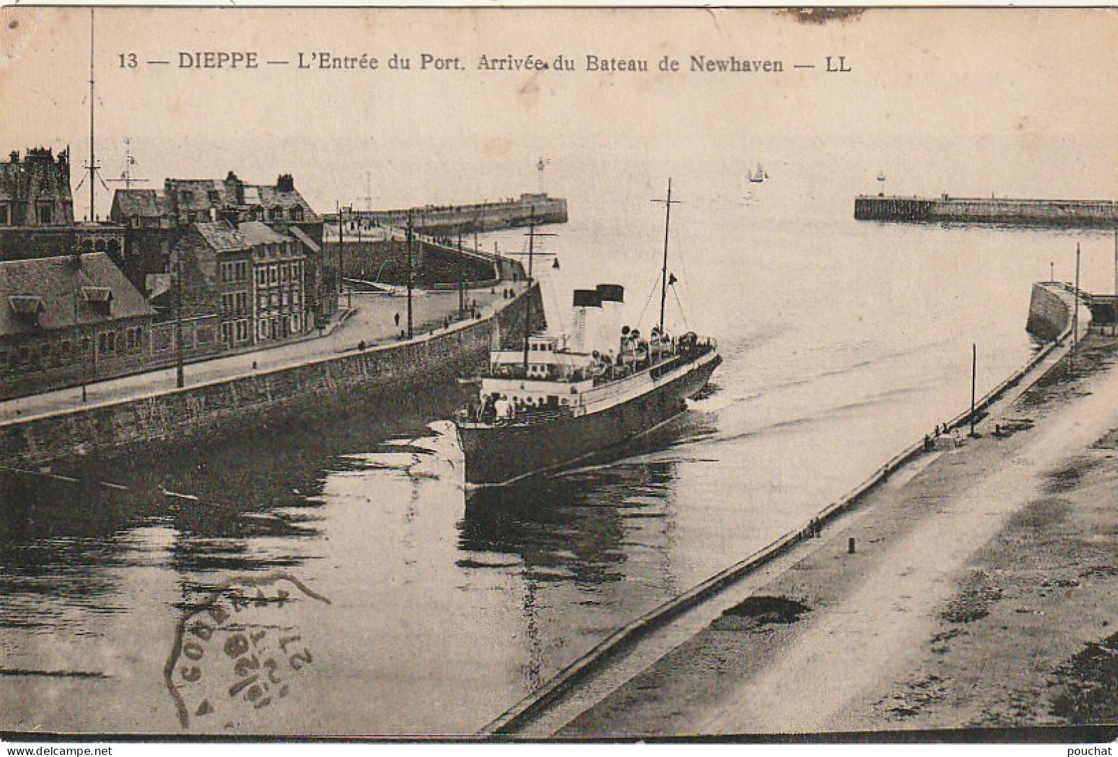 JA 9- (76) DIEPPE - L' ENTREE DU PORT - ARRIVEE DU BATEAU DE NEWHAVEN - 2 SCANS  - Dieppe