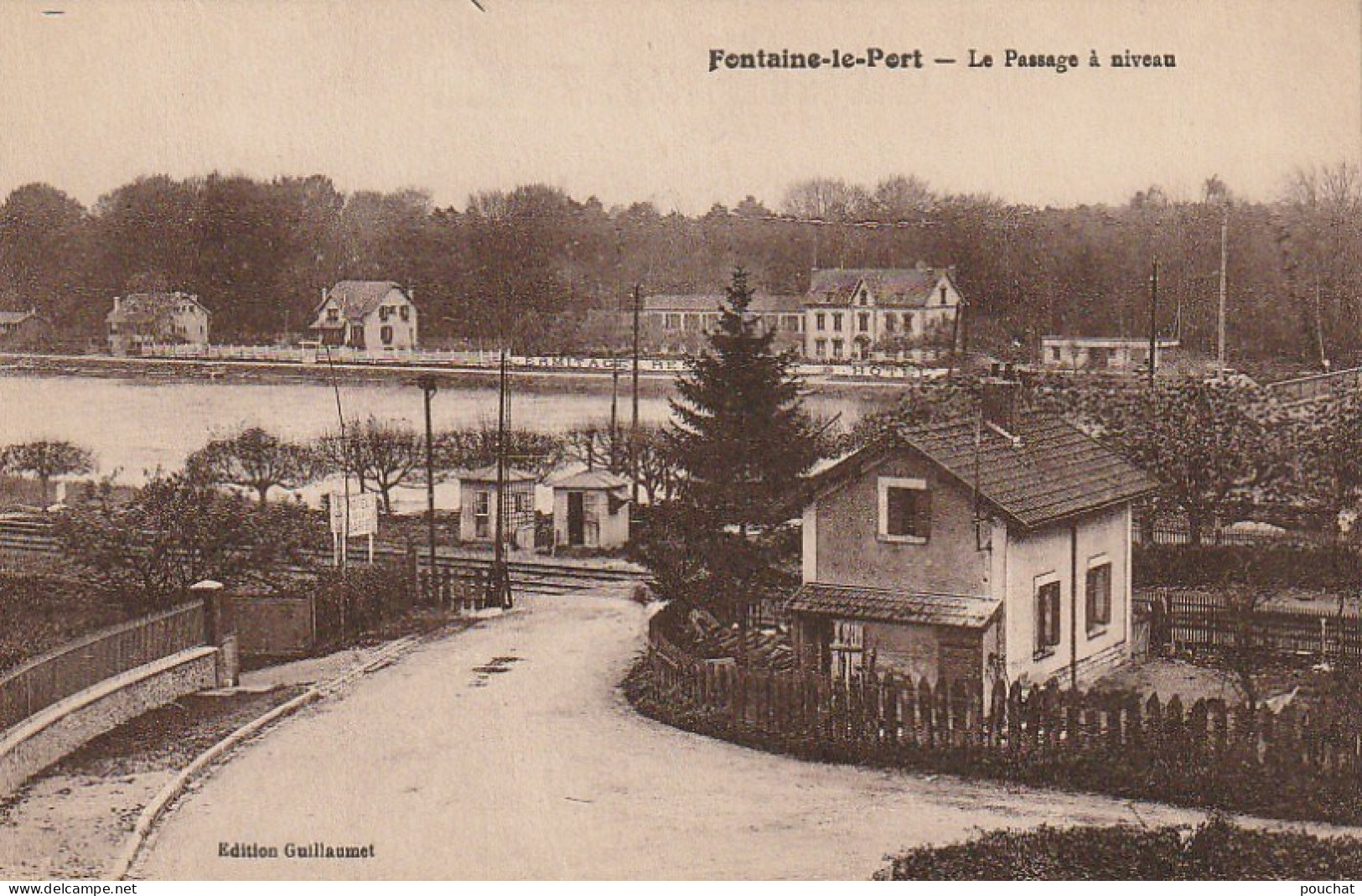 JA 14 -(77) FONTAINE LE PORT - LE PASSAGE A NIVEAU - 2 SCANS  - Autres & Non Classés