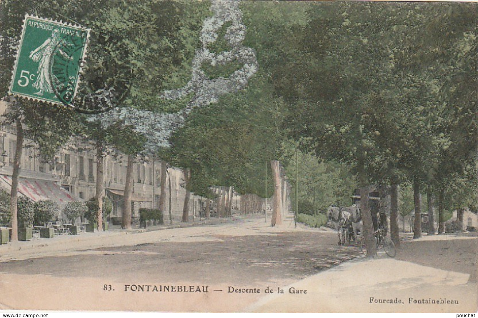 JA 15 -(77) FONTAINEBLEAU - DESCENTE DE LA GARE - FIACRE  - CARTE COLORISEE  - 2 SCANS - Fontainebleau