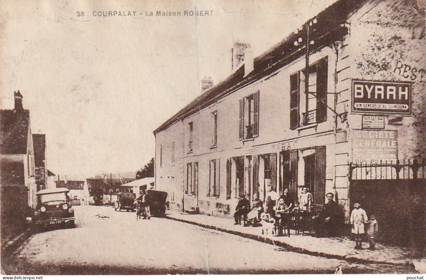 JA 17 -(77) COURPALAY - LA MAISON ROBERT - VILLAGEOIS EN TERRASSE - RESTAURANT , TABAC - AUTOMOBILES - 2 SCANS - Autres & Non Classés