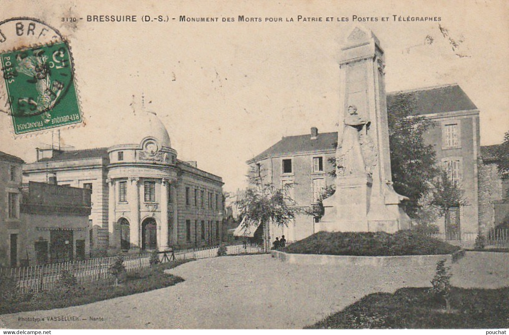 JA 24-(79)  BRESSUIRE - MONUMENT DES MORTS POUR LA PATRIE - HOTEL DES POSTES ET TELEGRAPHES  - 2 SCANS  - Bressuire