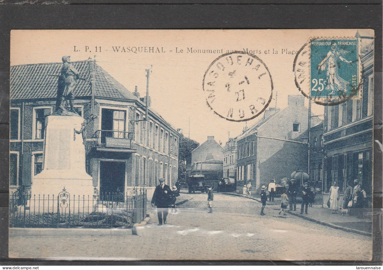 59 - WASQUEHAL - Le Monument Aux Morts Et La Place - Other & Unclassified