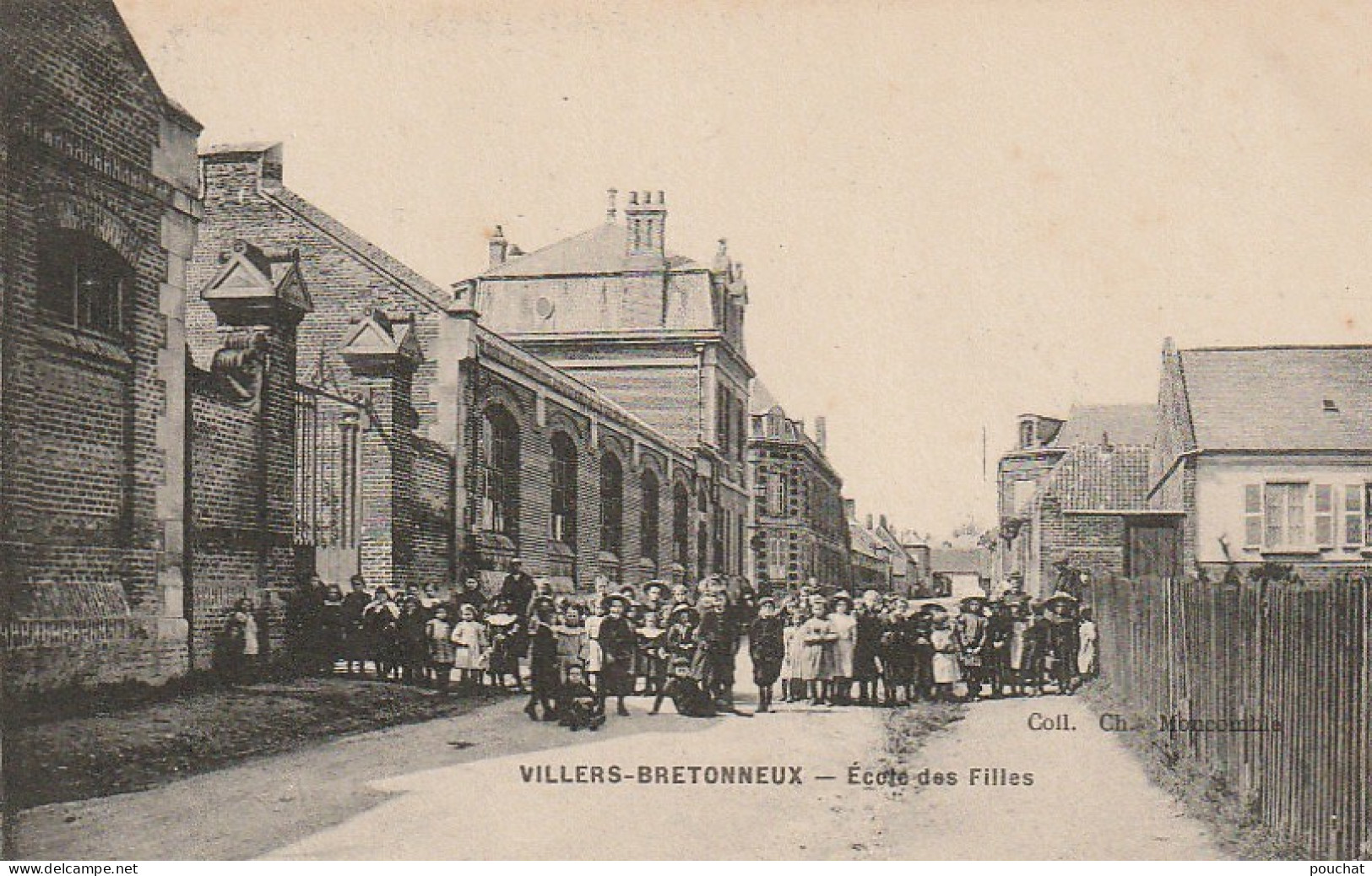 KO 4-(80) VILLERS BRETONNEUX - ECOLE DE FILLES - ECOLIERES - 2 SCANS  - Villers Bretonneux