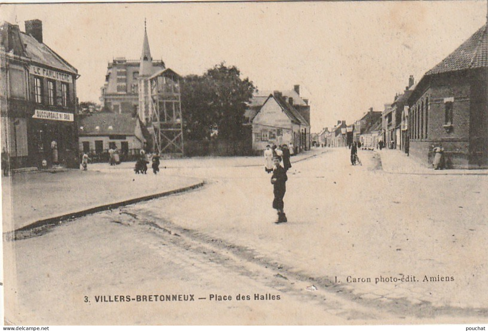 KO 4-(80) VILLERS BRETONNEUX - PLACE DES HALLES - FAMILISTERE - 2 SCANS  - Villers Bretonneux