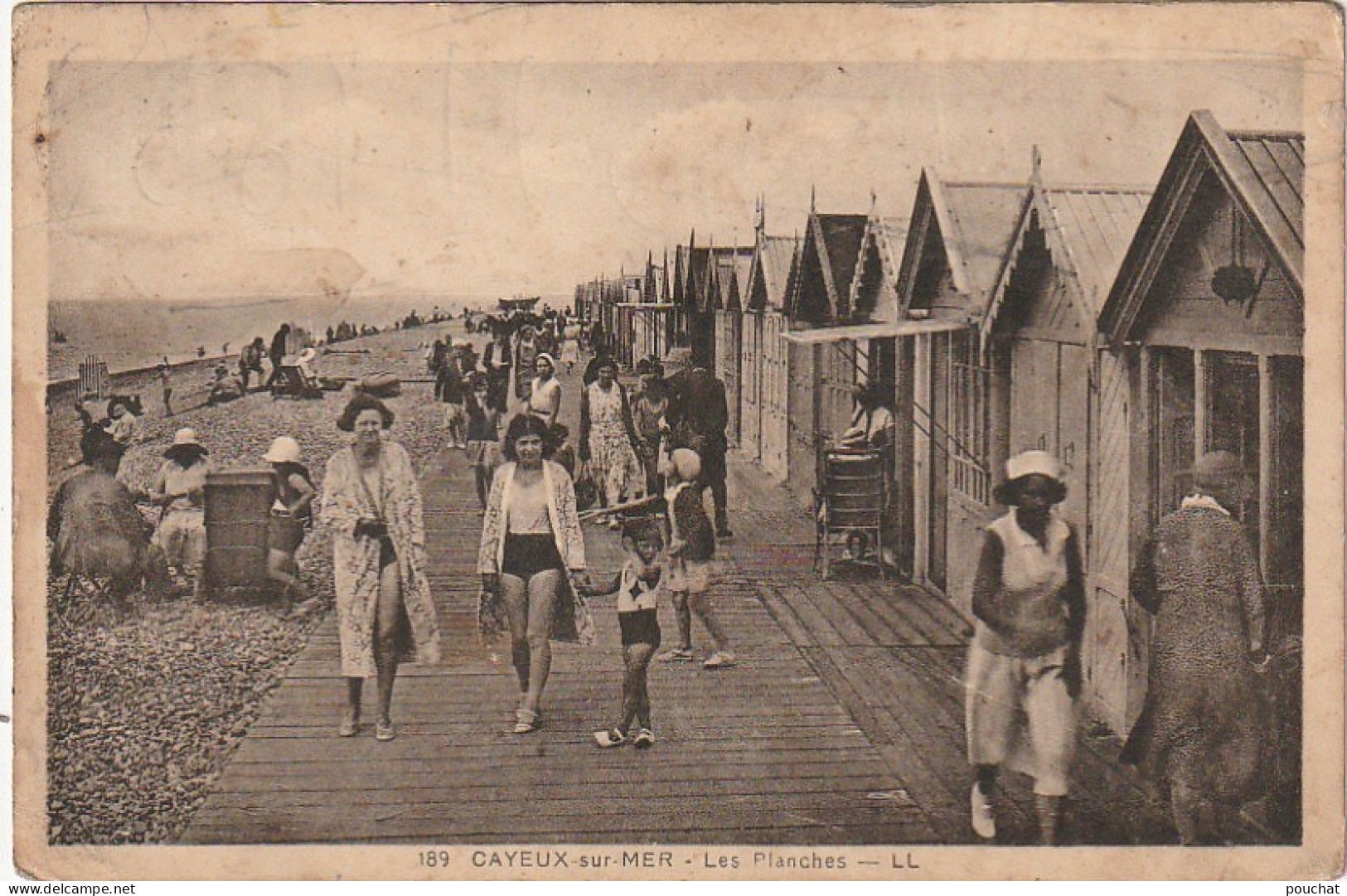 KO 5 -(80) CAYEUX SUR MER - LES PLANCHES - ESTIVANTS - BAIGNEURS EN TENUE - CABINES DE PLAGE - 2 SCANS - Cayeux Sur Mer