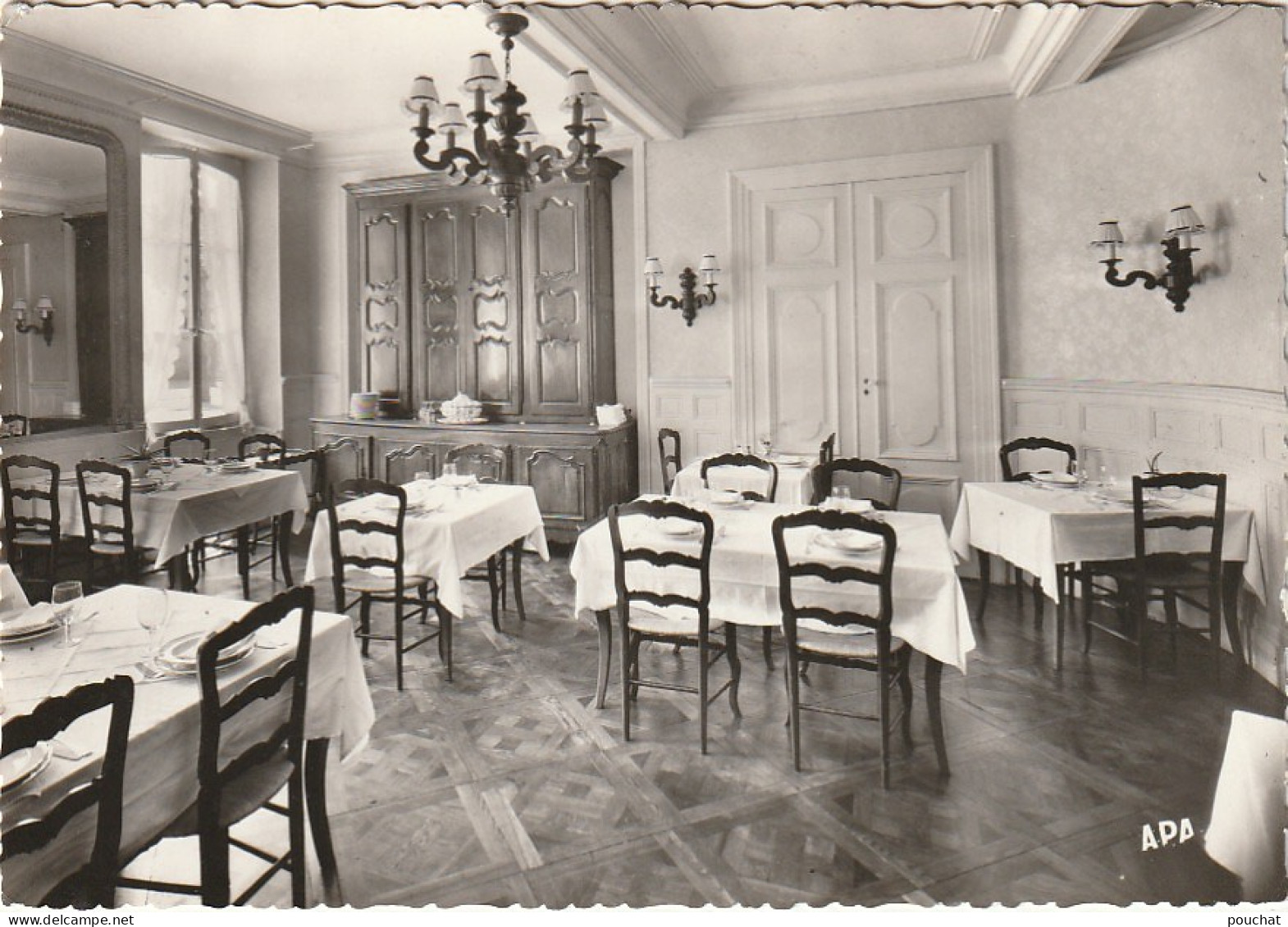 KO 9 -(81) RABASTENS - HOTEL RESTAURANT " LE PRE VERT " - UNE DES SALLES A MANGER - 2 SCANS  - Rabastens