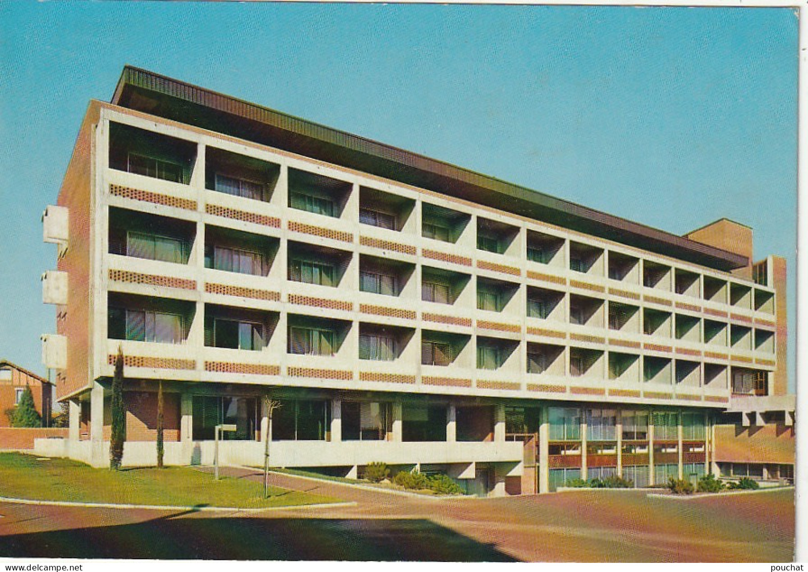 KO 9 -(81) CENTRE MUTUALISTE DE READAPTATION FONCTIONNELLE - ALBI - LA FACADE DU CENTRE  - CARTE COULEURS  - 2 SCANS  - Albi