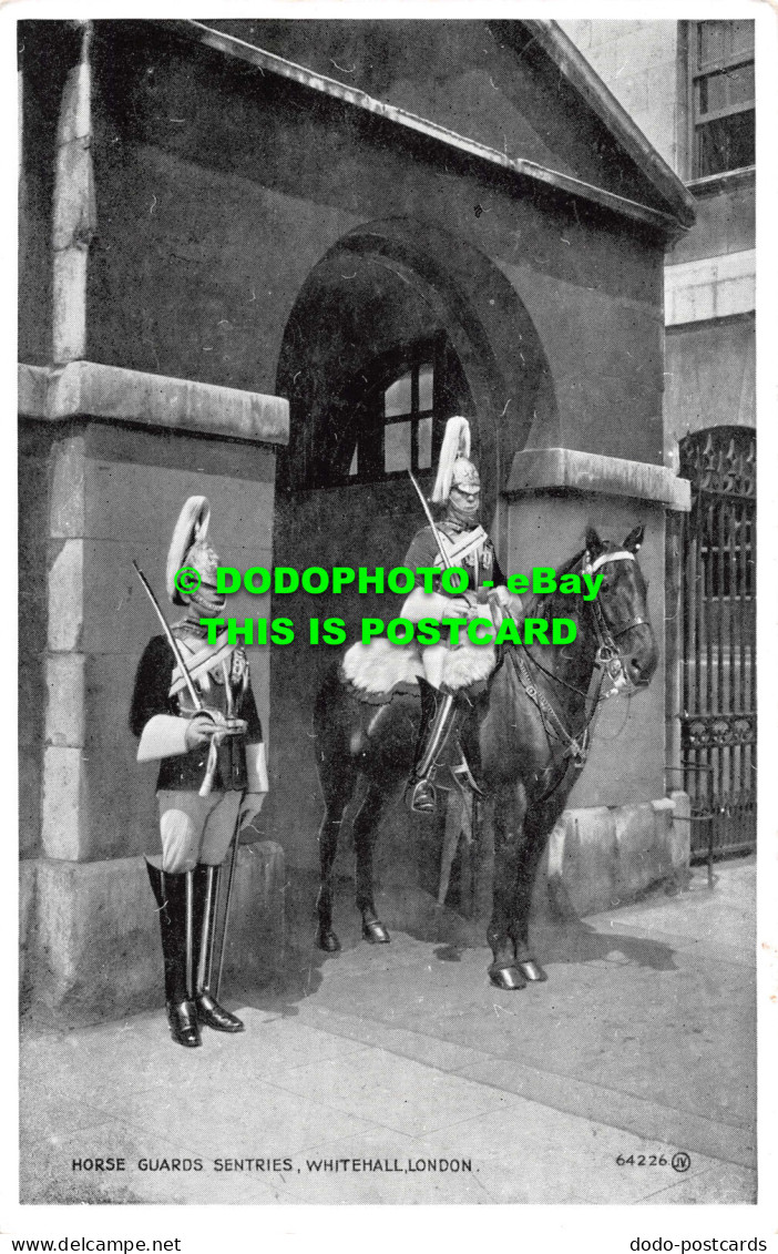 R540361 London. Whitehall. Horse Guards Sentries. Valentine. Silveresque - Autres & Non Classés