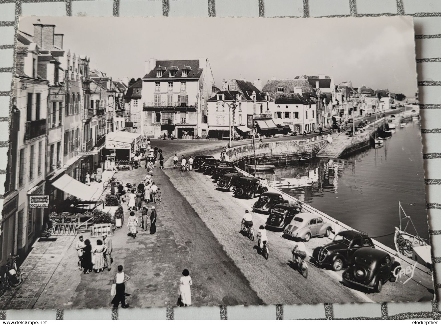 Le Croisic. Place D'aiguillon - Le Croisic