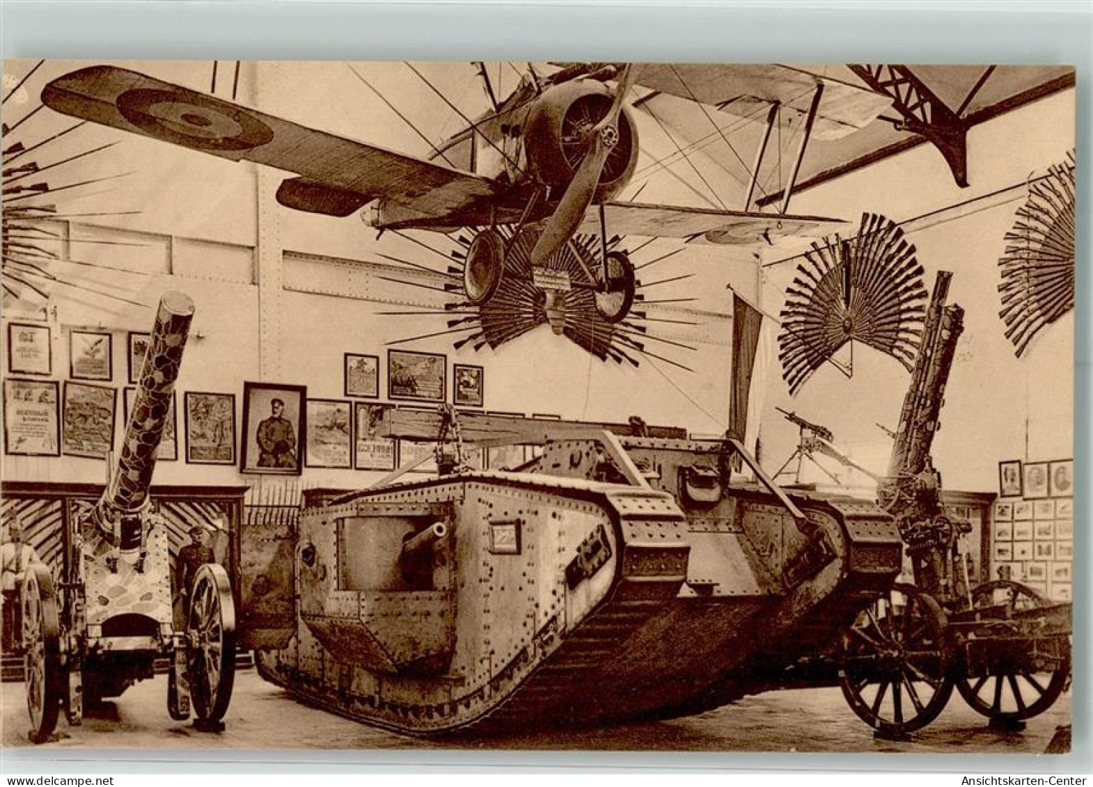 39787505 - Musee Royal De Armee Bruxelles Section Russe Et Tank Anglais  Waffen Flugzeug Geschuetz - Guerre 1914-18