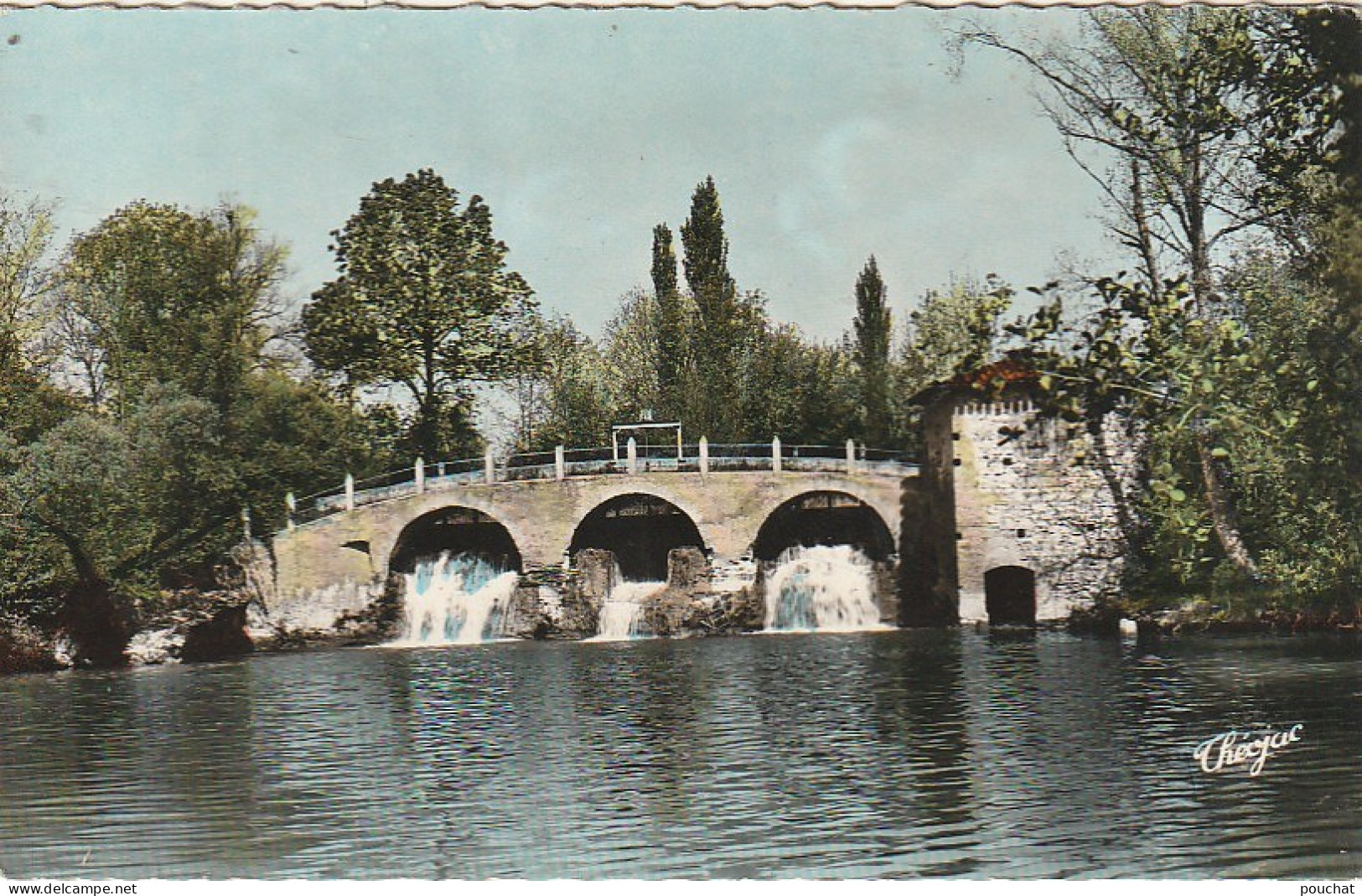 KO 16-(82) BEAUMONT DE LOMAGNE - CHUTE DE LA GIMONE - CARTE COULEURS - 2 SCANS - Beaumont De Lomagne