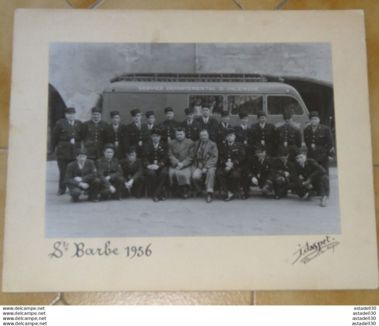 VILLENEUVE LES AVIGNON : Grande Photo Service D'incendie, Sainte Barbe, Pompiers, Photo Daspet 1956 .... PHO-MEU-POM - Firemen