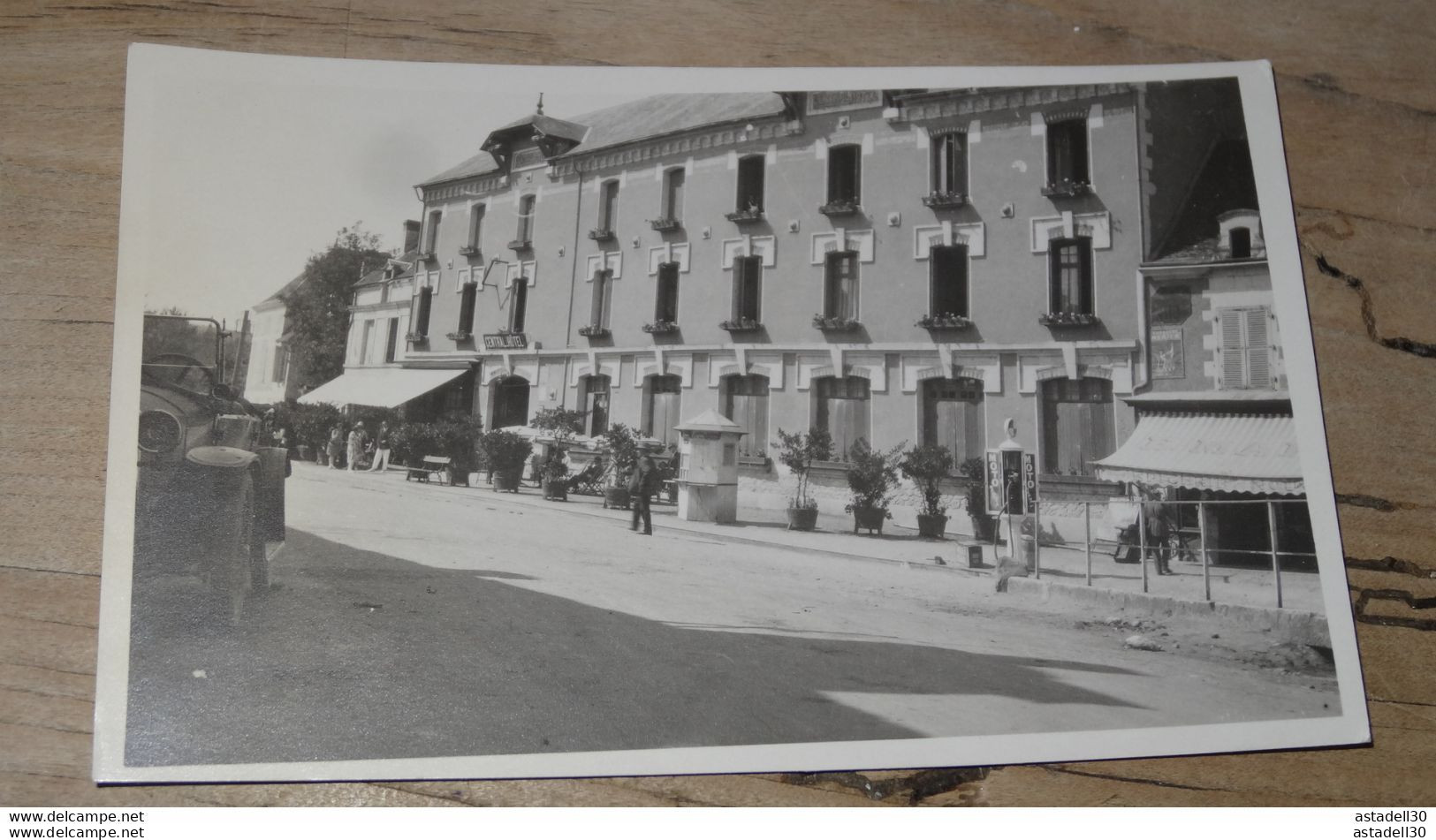 LA ROCHE POSAY : Carte Photo Du CENTRAL HOTEL ................ E-9941 - La Roche Posay