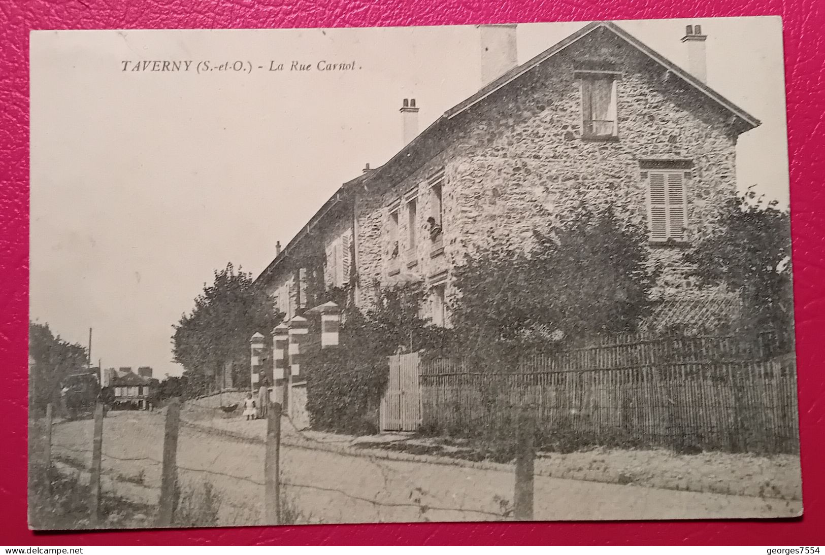 95 - TAVERNY - LA RUE CARNOT - Taverny