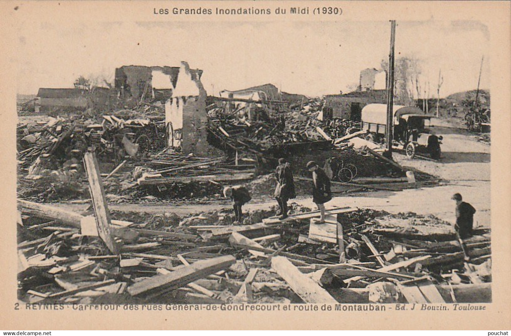 KO 20-(82) REYNIES - INONDATIONS 1930 - RUE GENERAL DE GONDRECOURT ET ROUTE DE MONTAUBAN - ENFANTS SUR LES DECOMBRES - - Floods