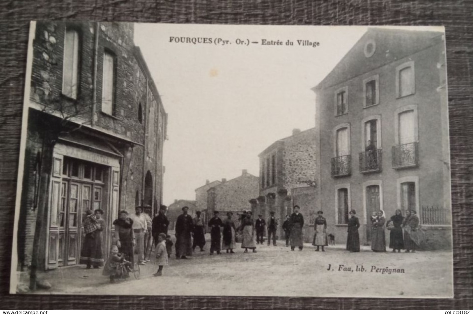 Fourques Entrée Du Village - Port Offert France - Other & Unclassified