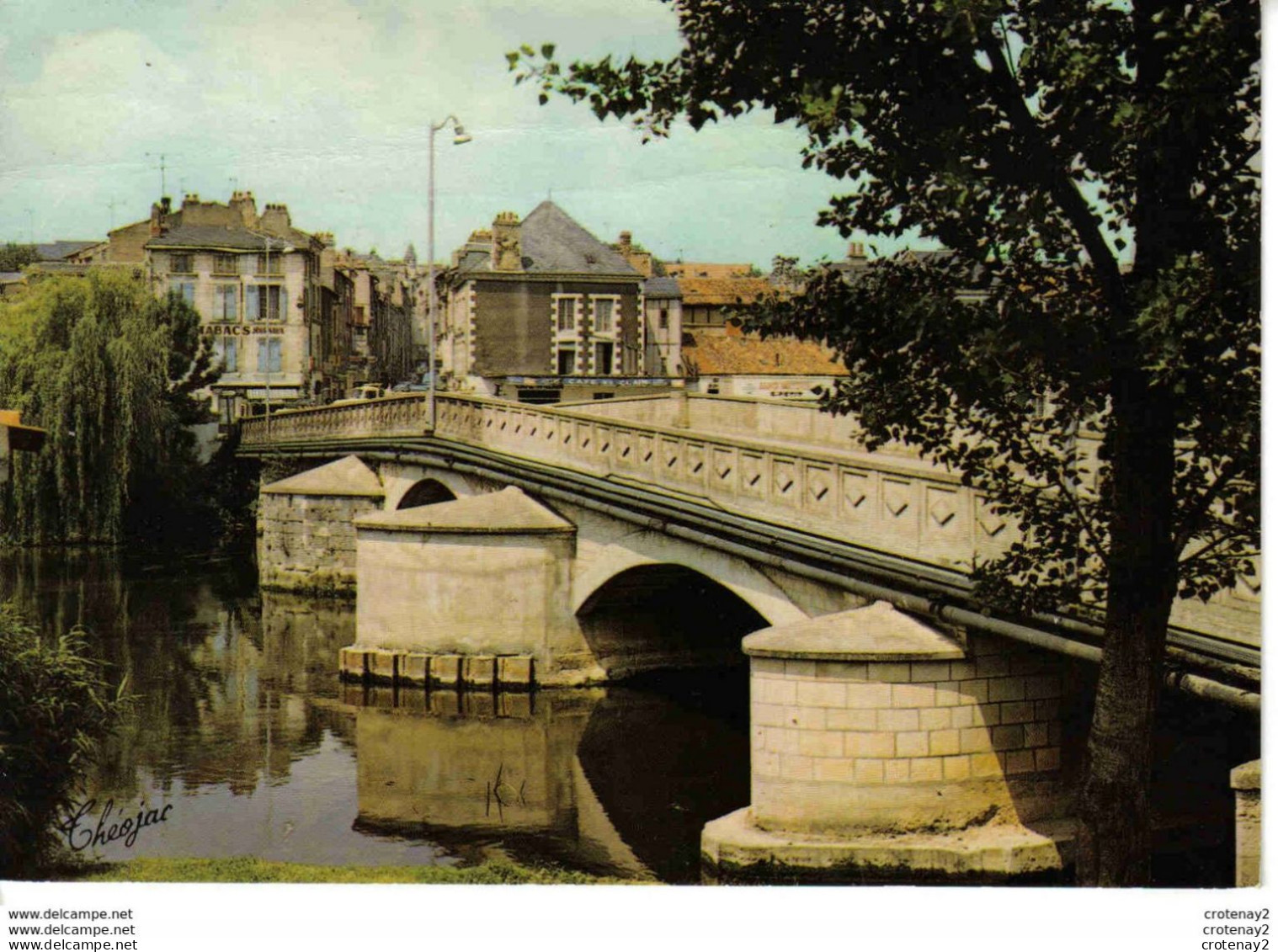 86 POITIERS Le Pont JAUBERT Et La Grande Rue Café Tabacs Café Du Clain - Poitiers