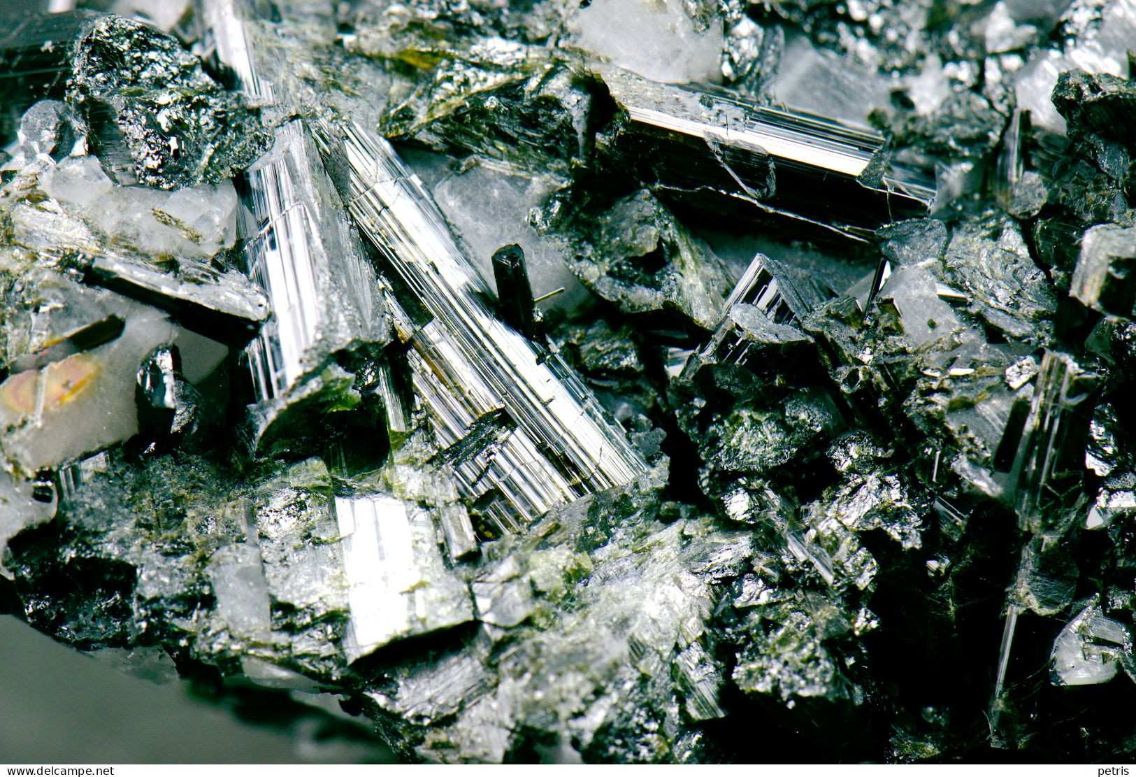 Mineral - Tormalina su Quarzo (Brasile) - Lot. 1165