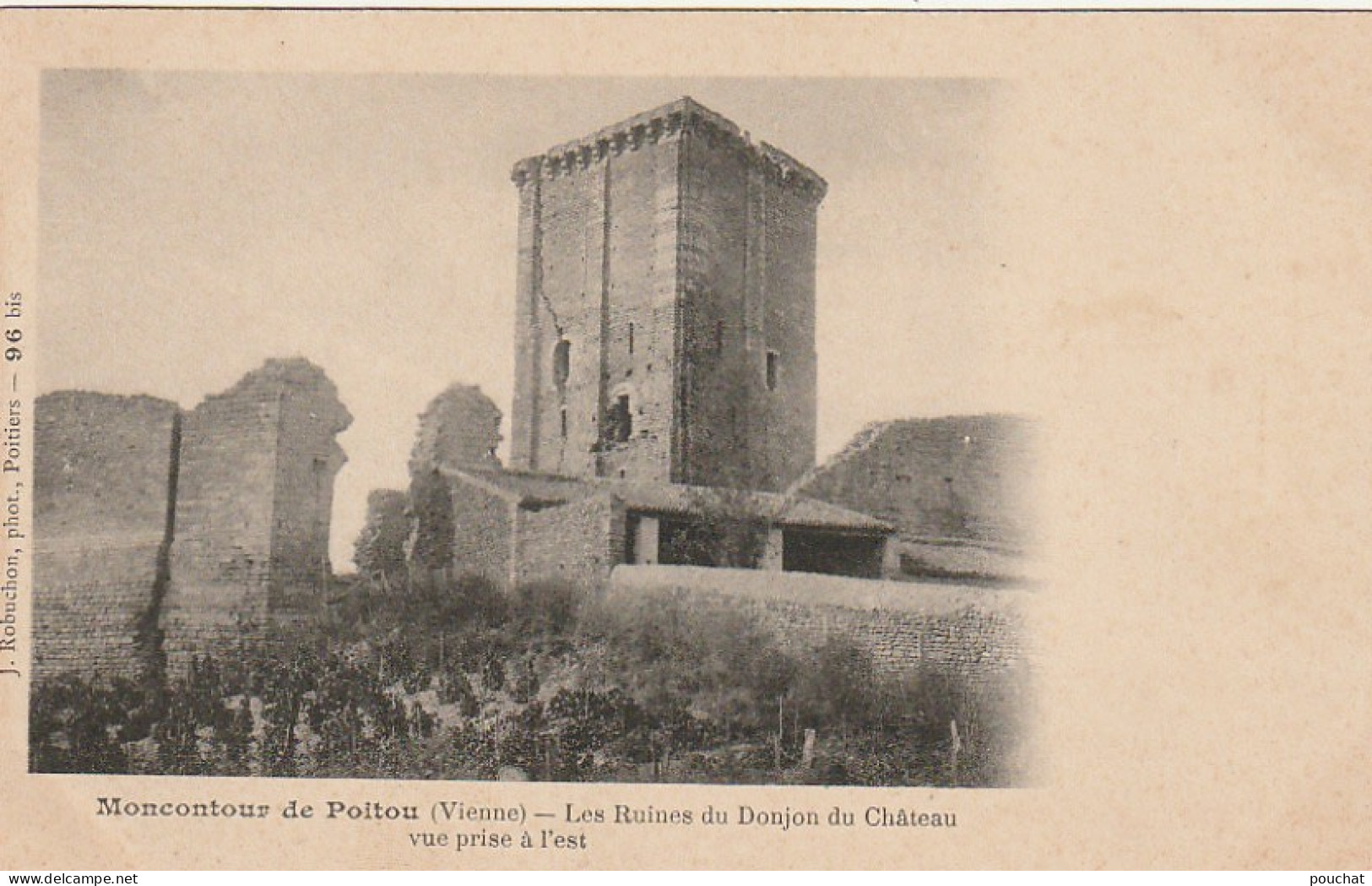 LE 8-(86) MONCONTOUR DE POITOU - LES RUINES DU DONJON DU CHATEAU - VUE PRISE A L' EST - 2 SCANS - Autres & Non Classés