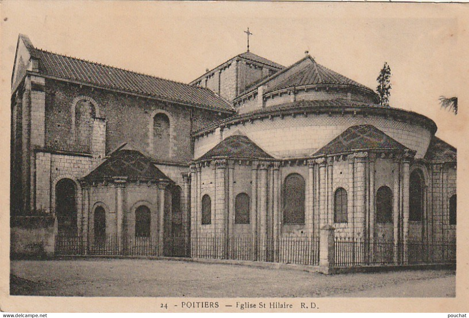 LE 8-(86) POITIERS - EGLISE SAINT HILAIRE - 2 SCANS - Poitiers