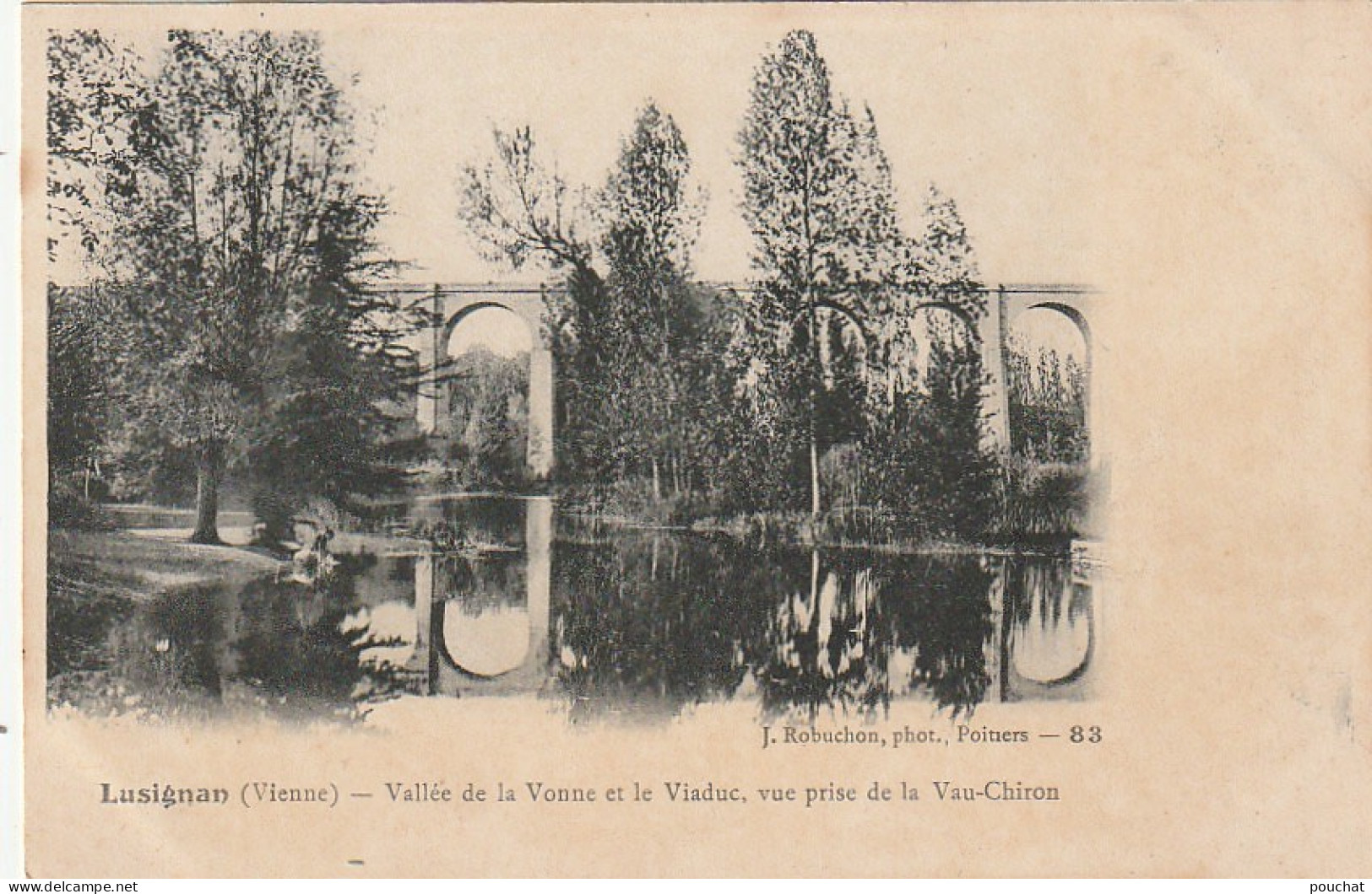 LE 9-(86) LUSIGNAN - VALLEE DE LA VIENNE ET LE VIADUC , VUE PRISE DE LA VAU CHIRON  - 2 SCANS - Lusignan