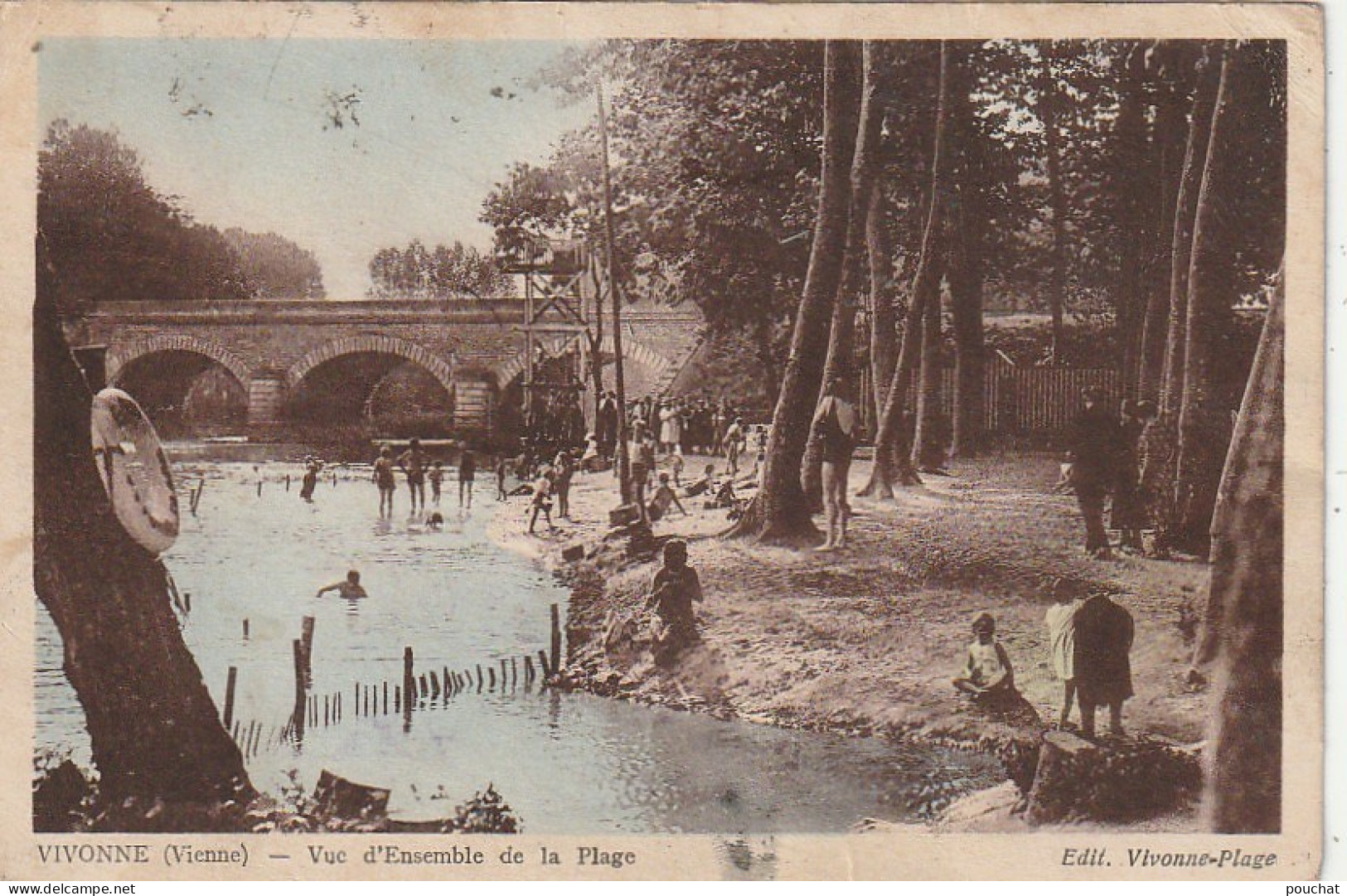 LE 10-(86) VIVONNE - VUE D' ENSEMBLE DE LA PLAGE - BAIGNEURS - CARTE COLORISEE - 2 SCANS - Vivonne