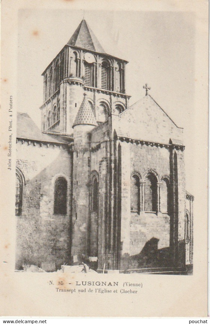 LE 10-(86) LUSIGNAN - TRANSEPT SUD DE L' EGLISE ET CLOCHER  - 2 SCANS - Lusignan