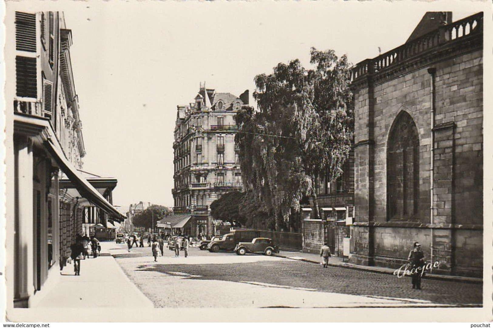 LE 11-(87) LIMOGES - LE CARREFOUR TOURNY ET LE GRAND HOTEL CENTRAL - 2 SCANS - Limoges