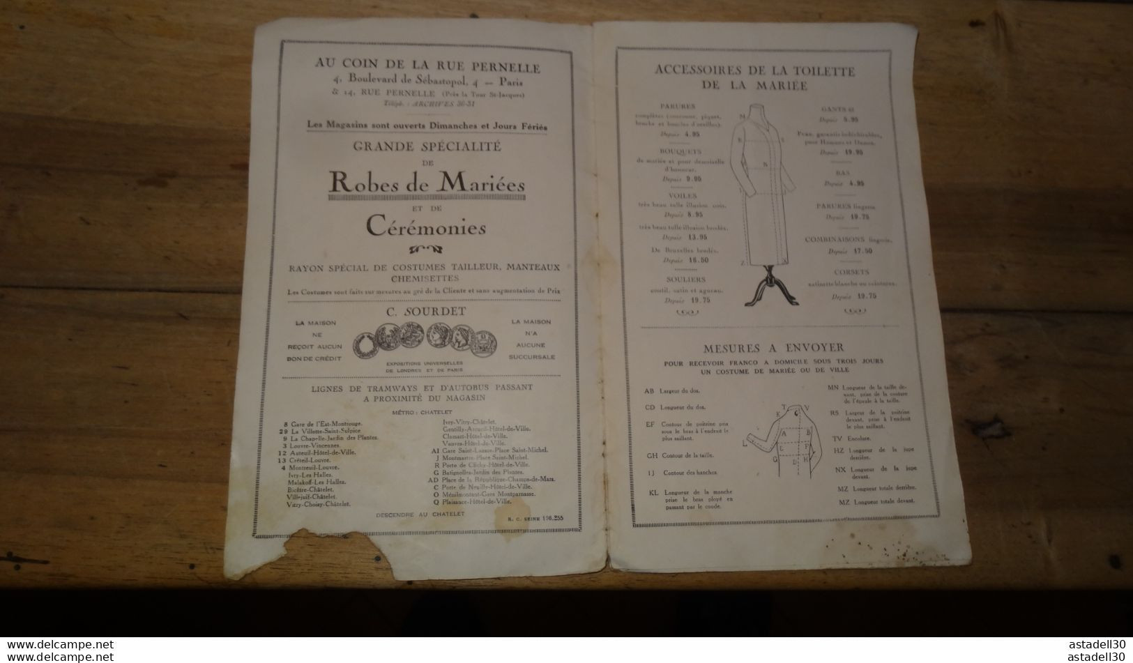 Catalogue Robes De Mariée, AU COIN DE LA RUE PERNELLE, PARIS.... Caisse-23 - Kleidung & Textil