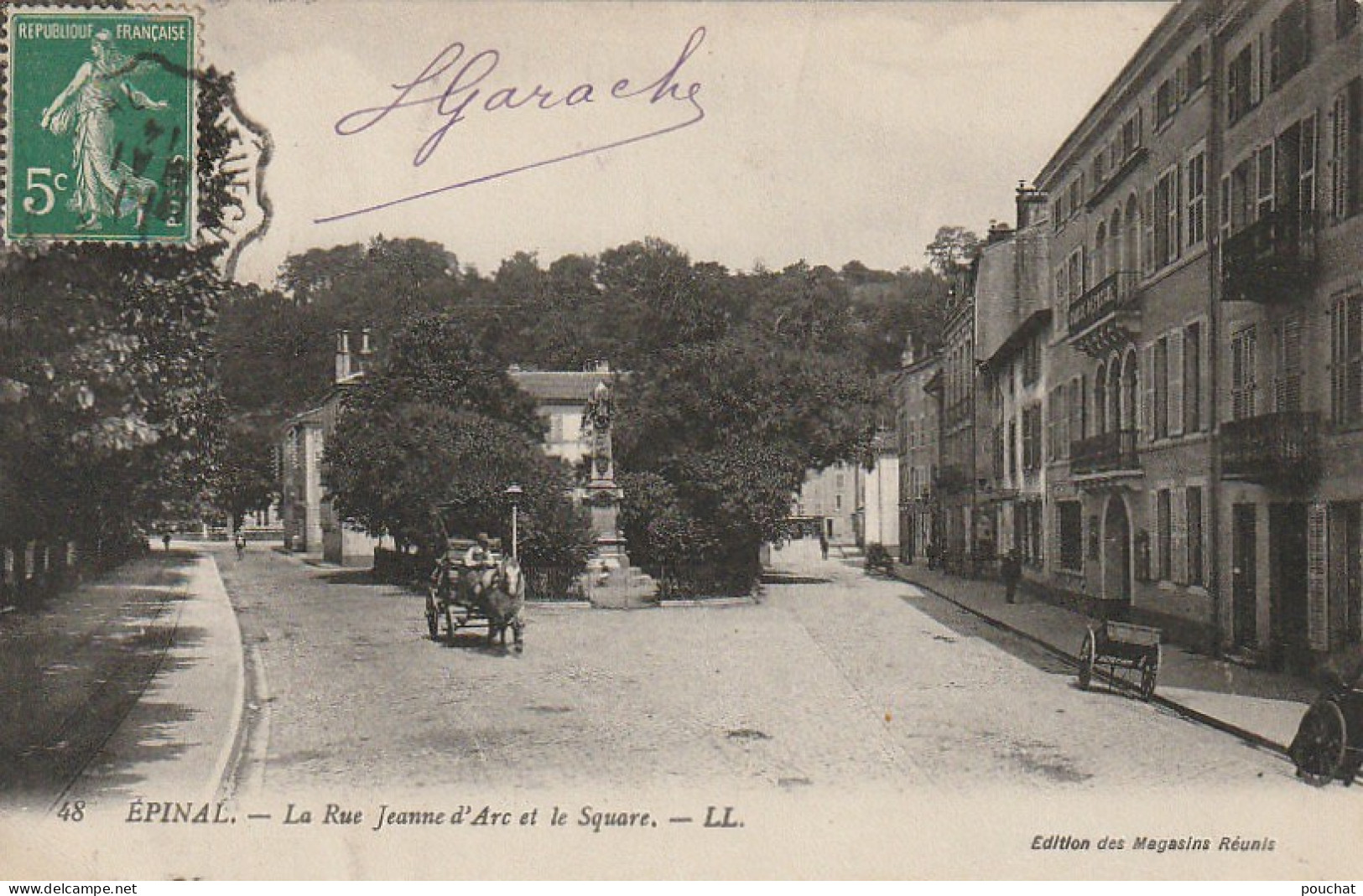 LE 16-(88) EPINAL - LA RUE JEANNE D' ARC ET LE SQUARE - CARRIOLE A CHEVAL - 2 SCANS - Epinal