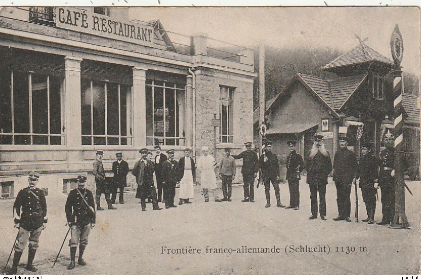 LE 18-(88)  FRONTIERE FRANCO ALLEMANDE ( SCHLUCHT ) - CAFE RESTAURANT : PERSONNEL - DOUANIERS - 2 SCANS - Autres & Non Classés