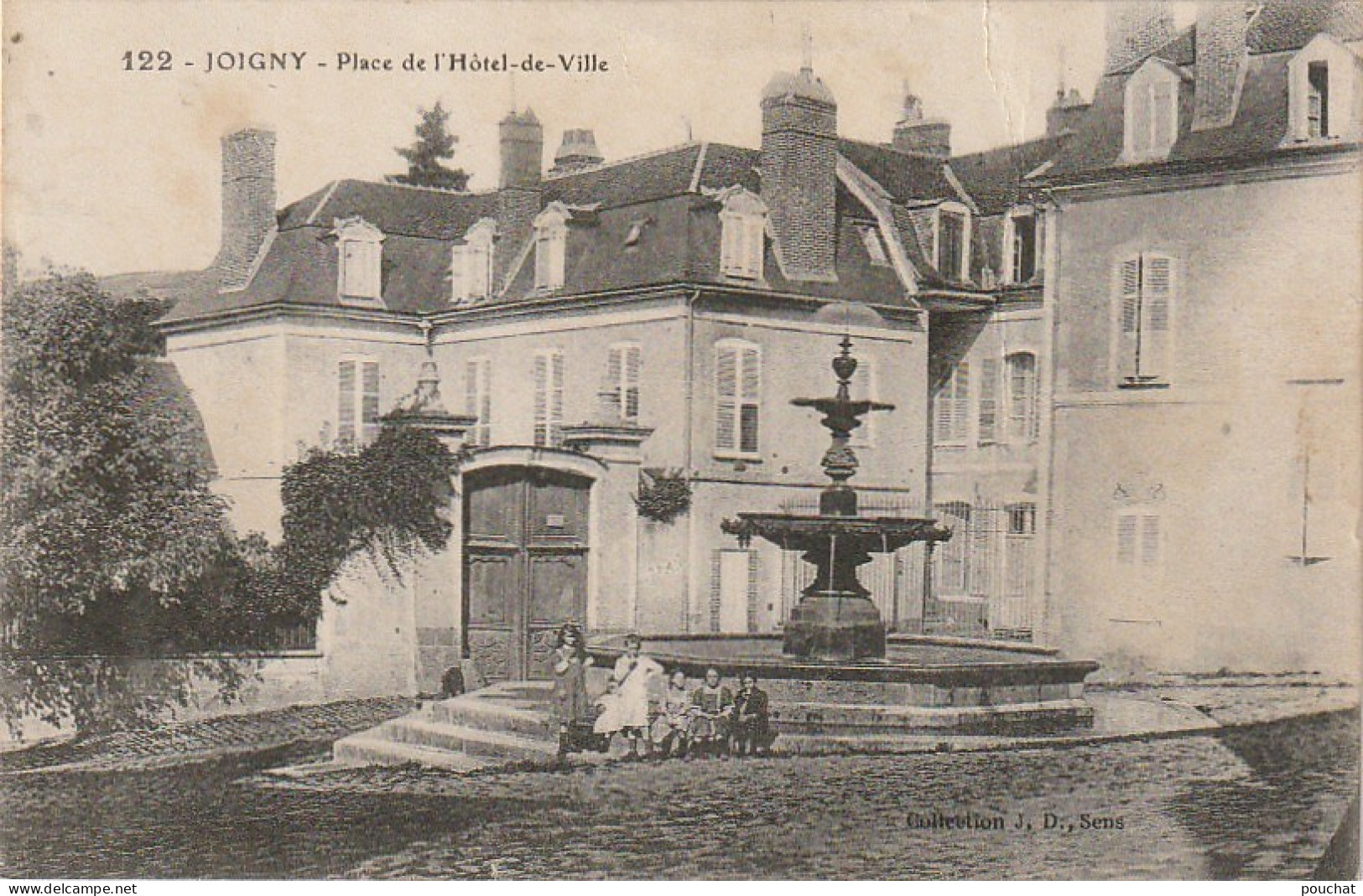 LE 19 -(89) JOIGNY - PLACE DE L' HOTEL DE VILLE - ENFANTS PRES DE LA FONTAINE  - 2 SCANS - Joigny