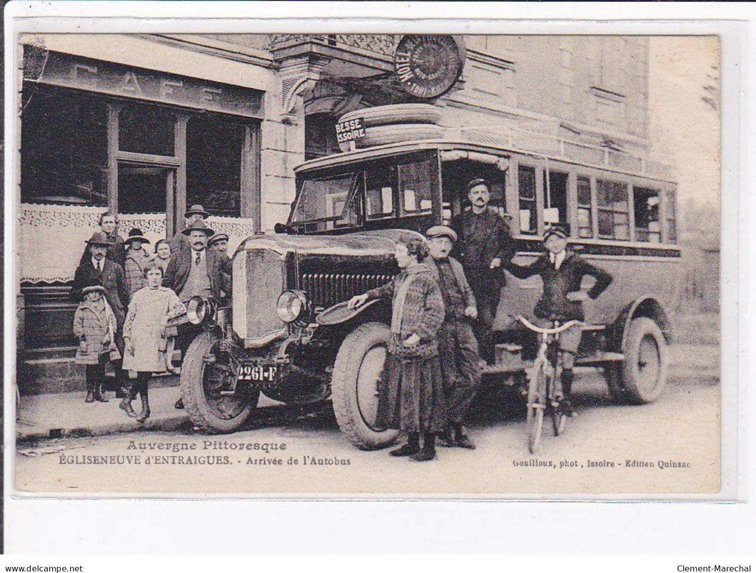 EGLISENEUVE D'ENTRAIGUES : L'arrivée De L'autobus - Très Bon état - Andere & Zonder Classificatie