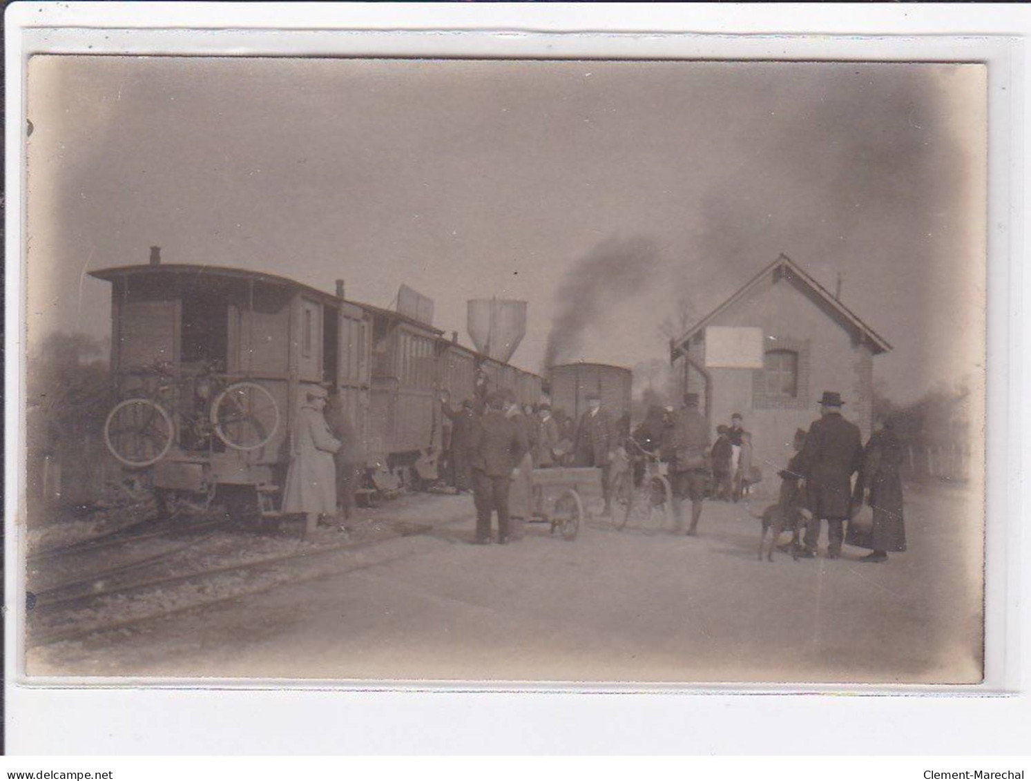 SOULGE LE BRUANT : Carte Photo De La Gare Avec Le Train En Gros Plan - Très Bon état - Andere & Zonder Classificatie