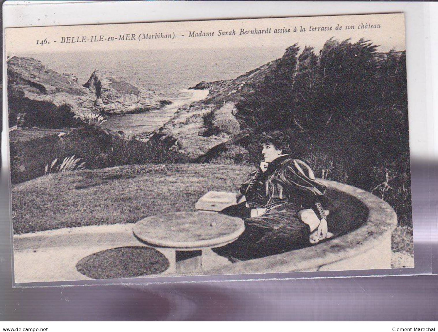 BELLE-ILE-EN-MER - Madame Sarah Bernhardt Assise à La Terrasse De Son Château - Très Bon état - Belle Ile En Mer